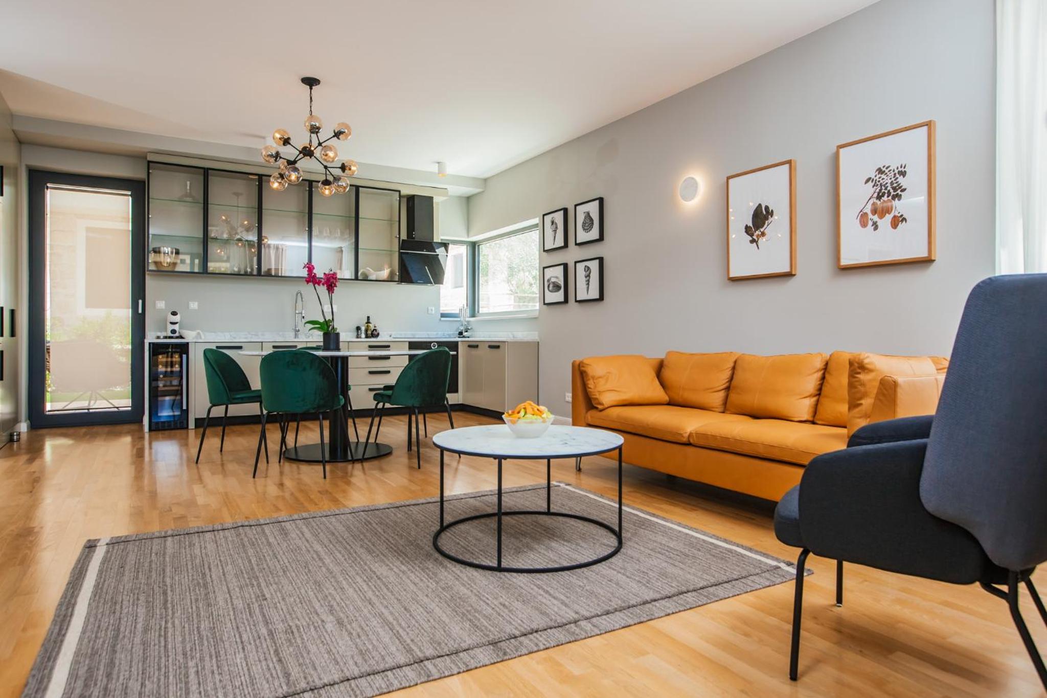 Comfort Two-Bedroom Apartment with Balcony - Photo 1
