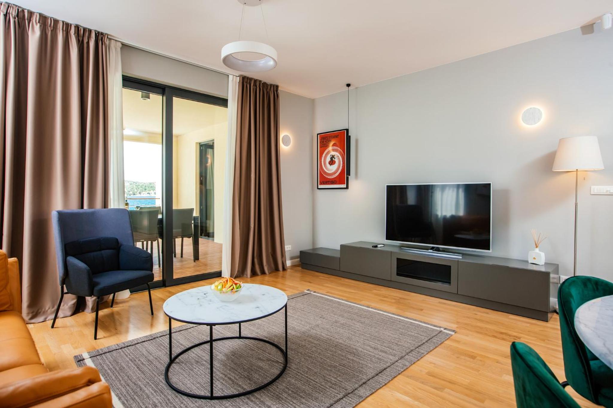 Comfort Two-Bedroom Apartment with Balcony - Photo 17
