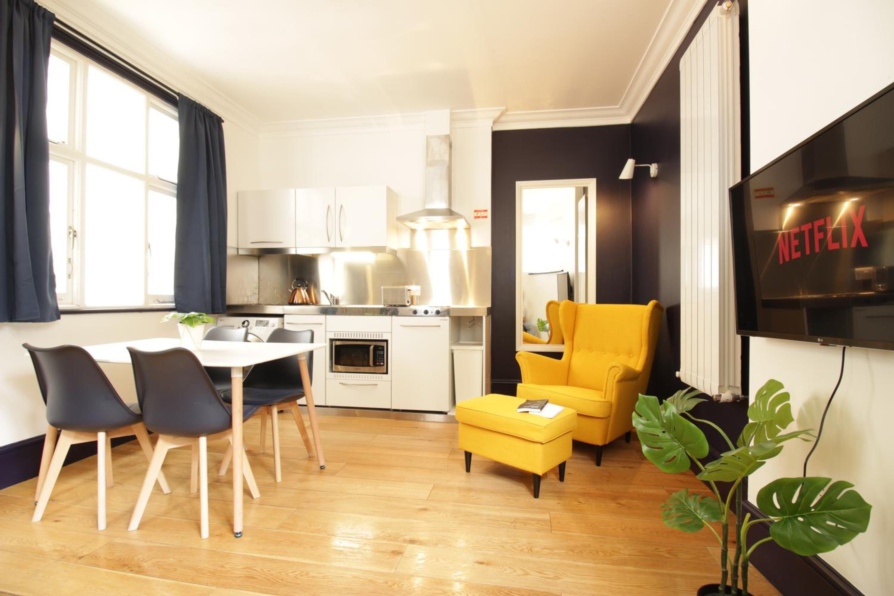 Apartment - Split Level photo 3