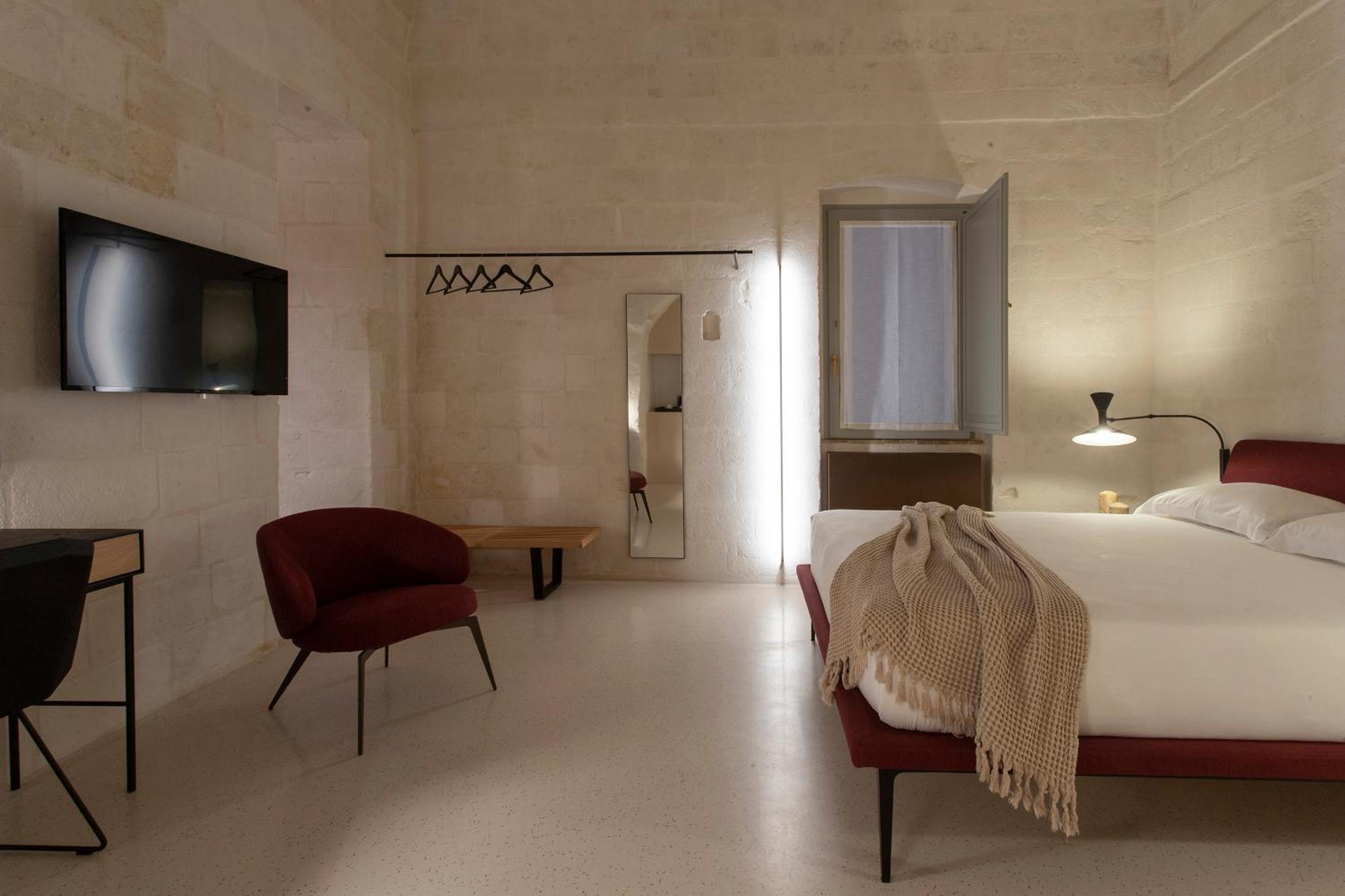 Standard Double Room - Photo 3