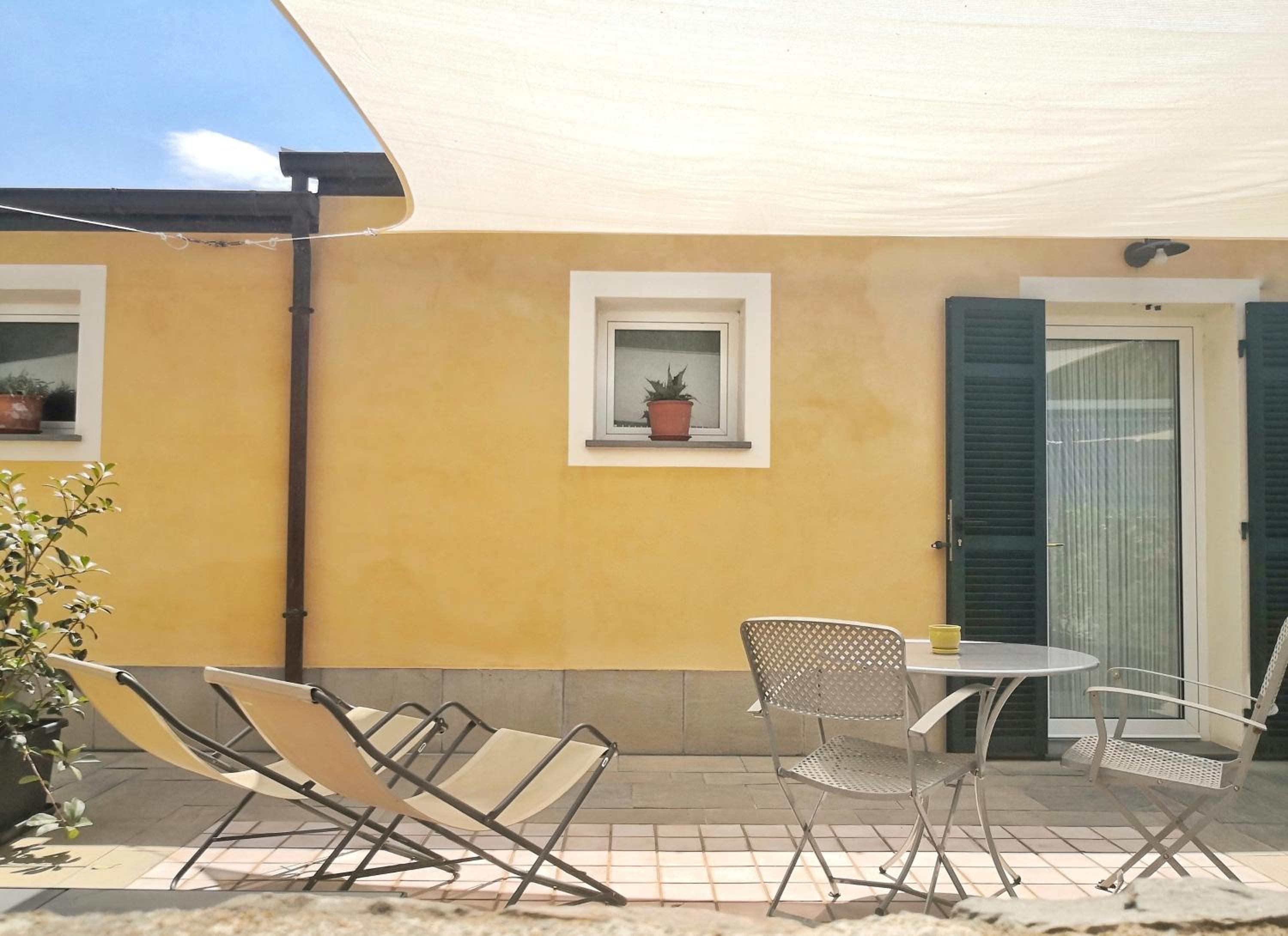 Deluxe Double Room with Terrace or Balcony - Photo 11