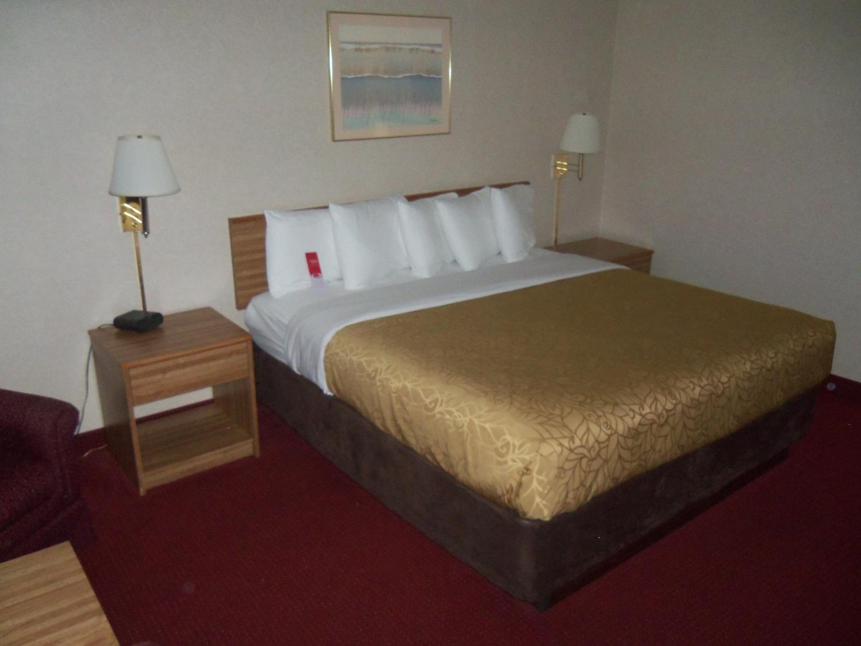 King Room - Non-Smoking - Photo 1