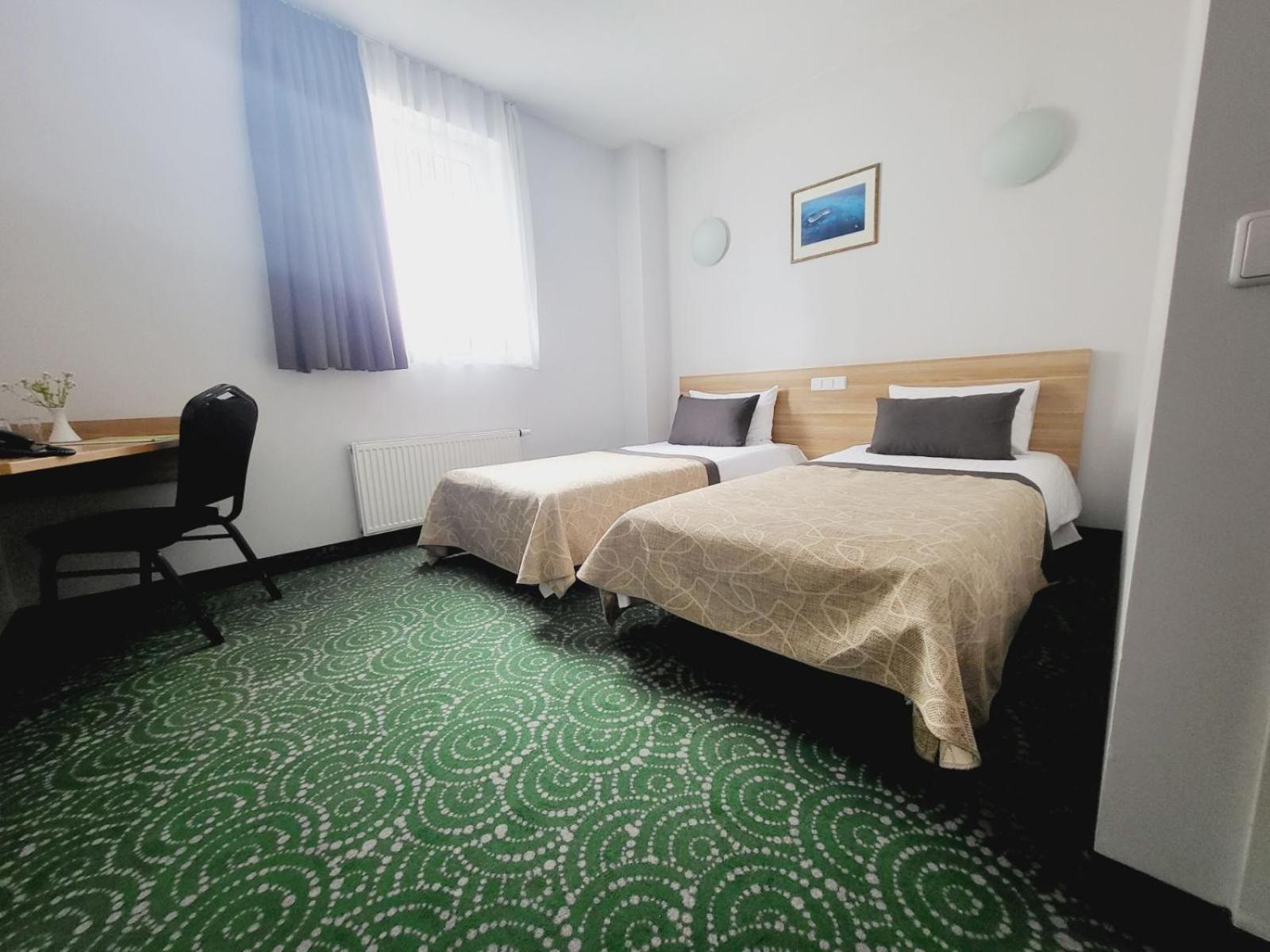Twin Room - Photo 1