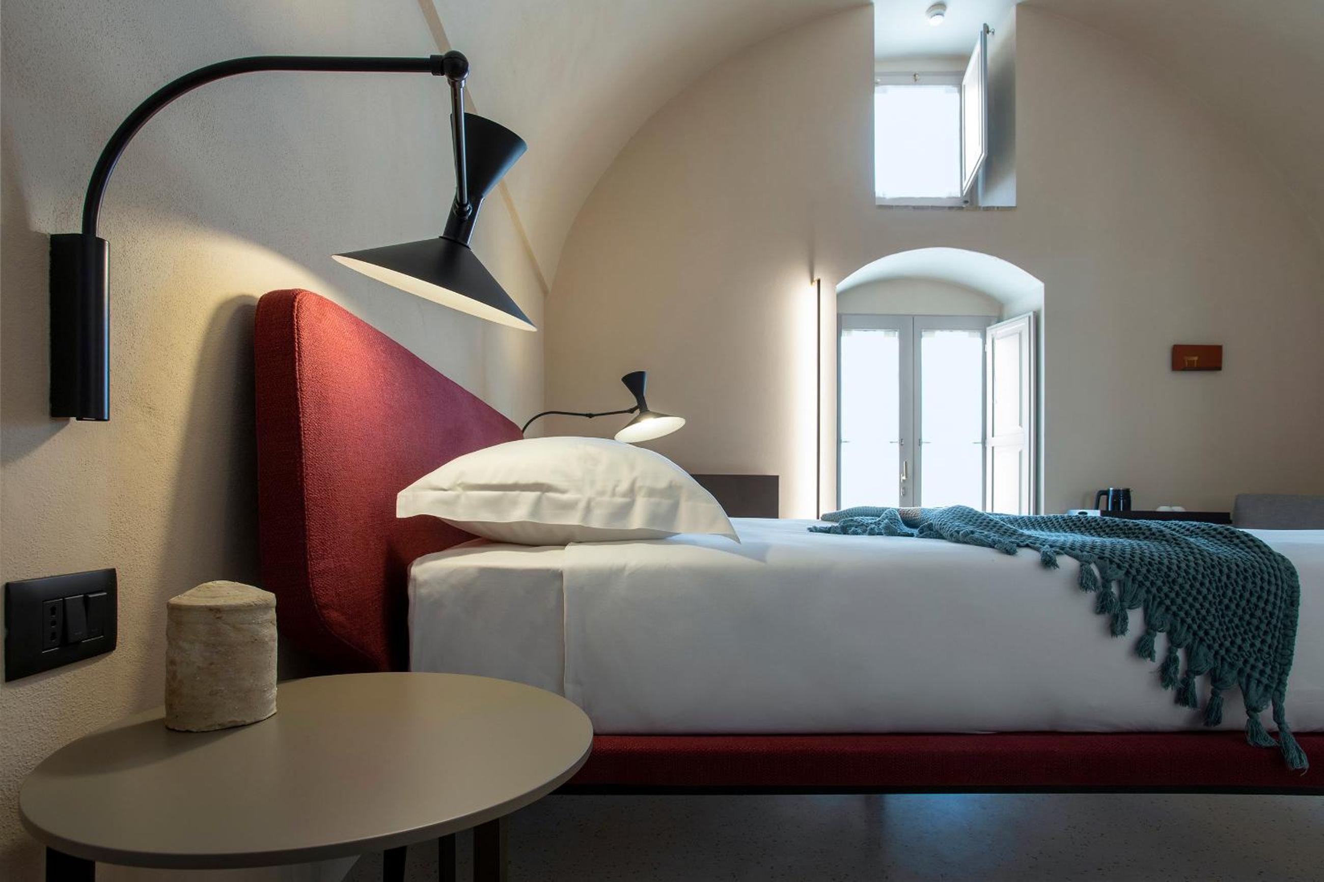 Standard Double Room - Photo 8