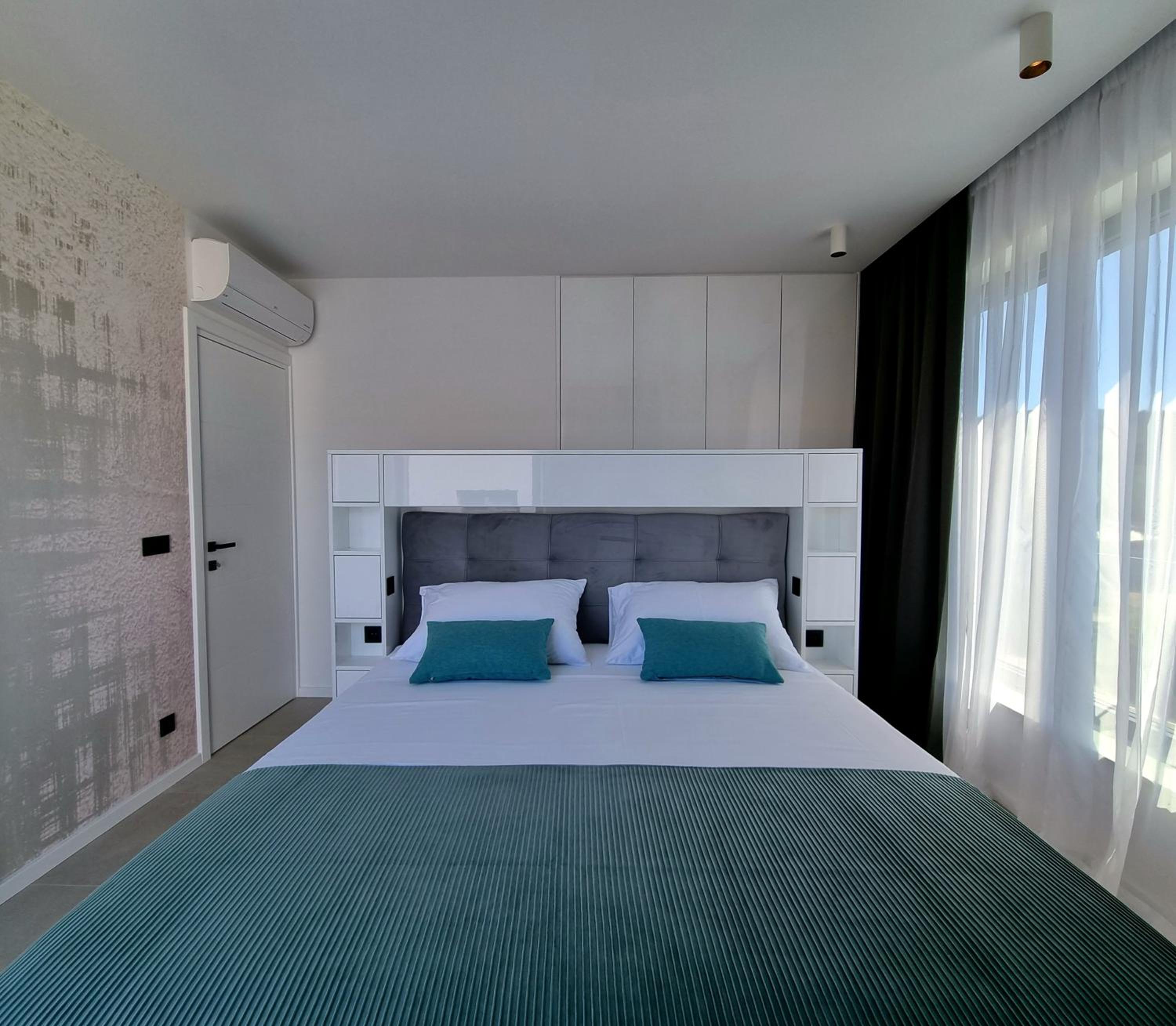 Villa photo 1