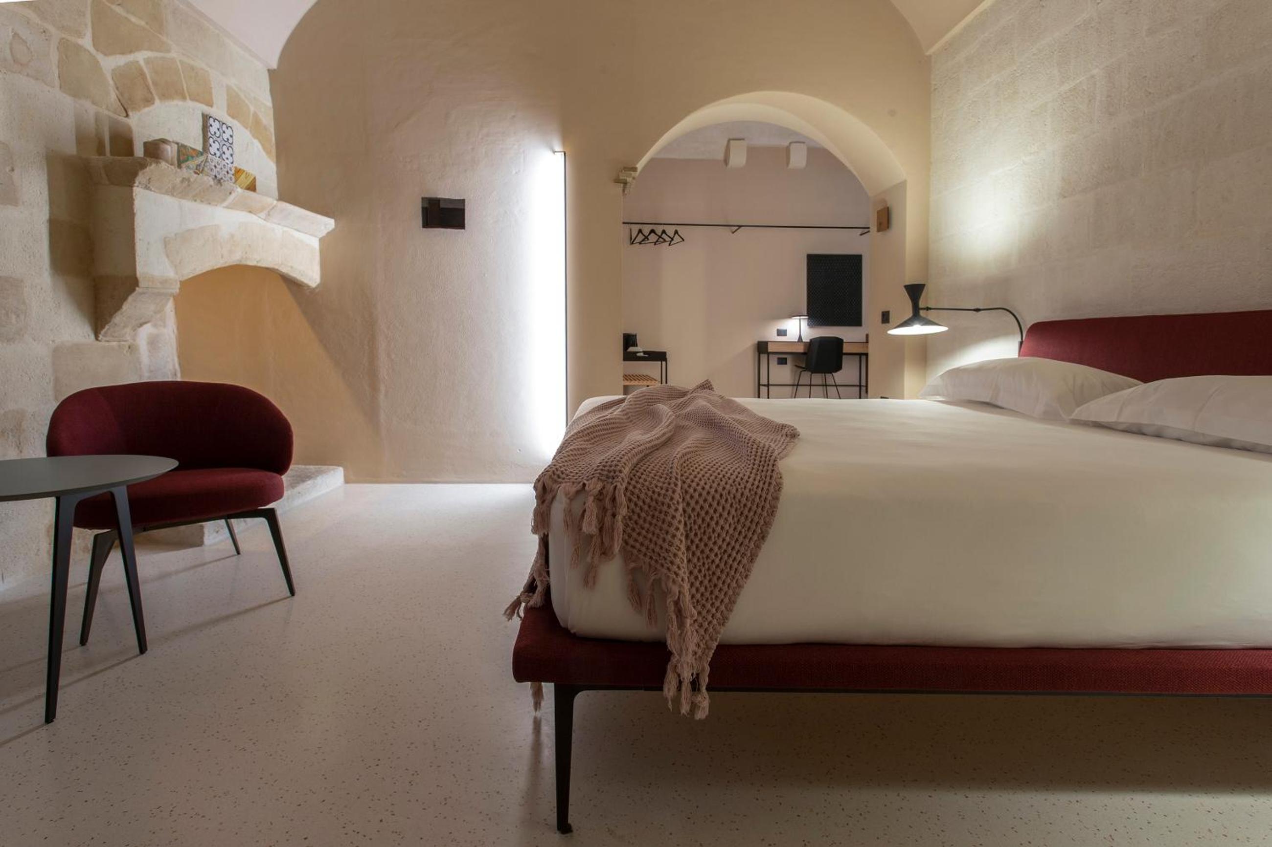 Standard Double Room - Photo 14