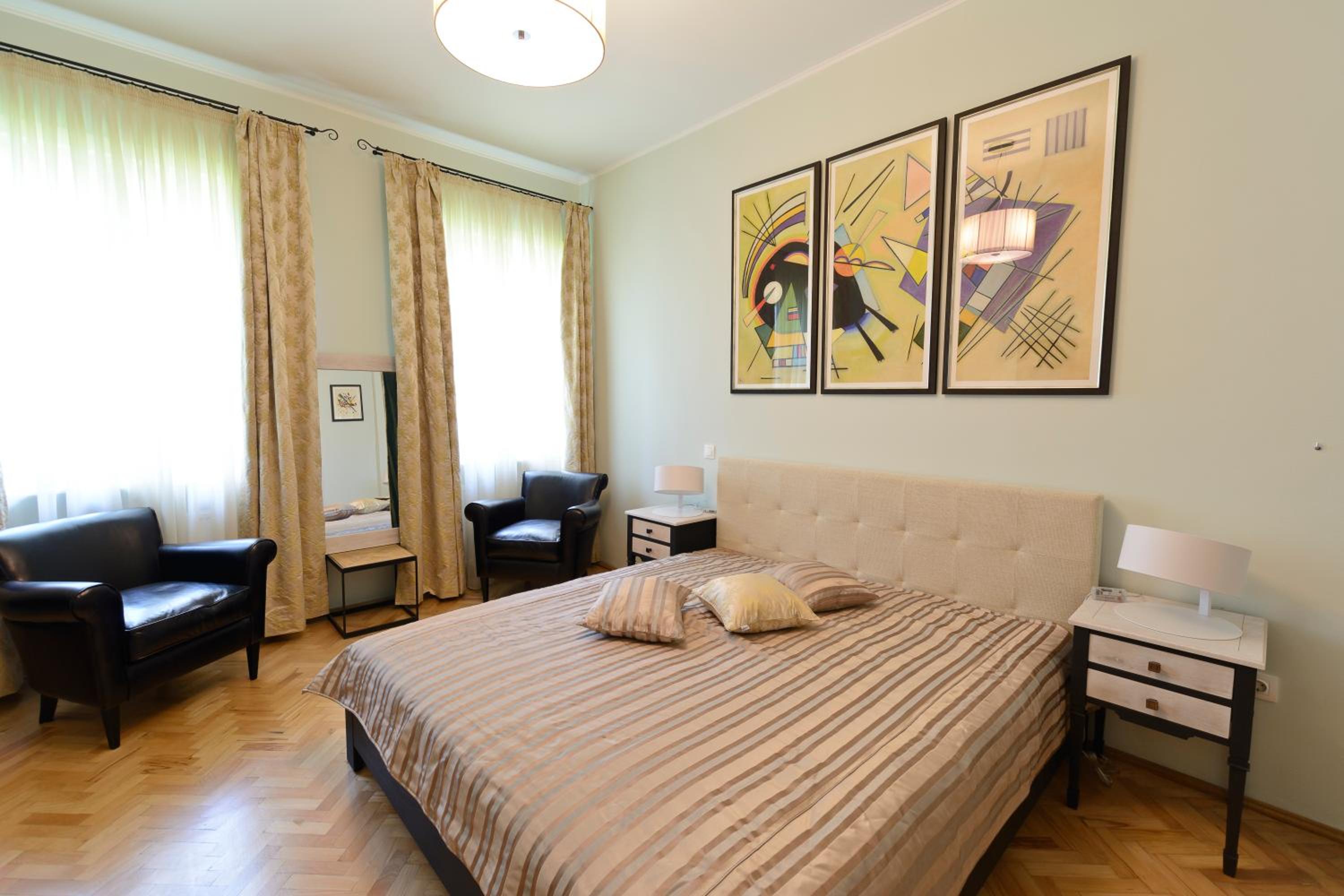 Double Room with Private Bathroom - Photo 4