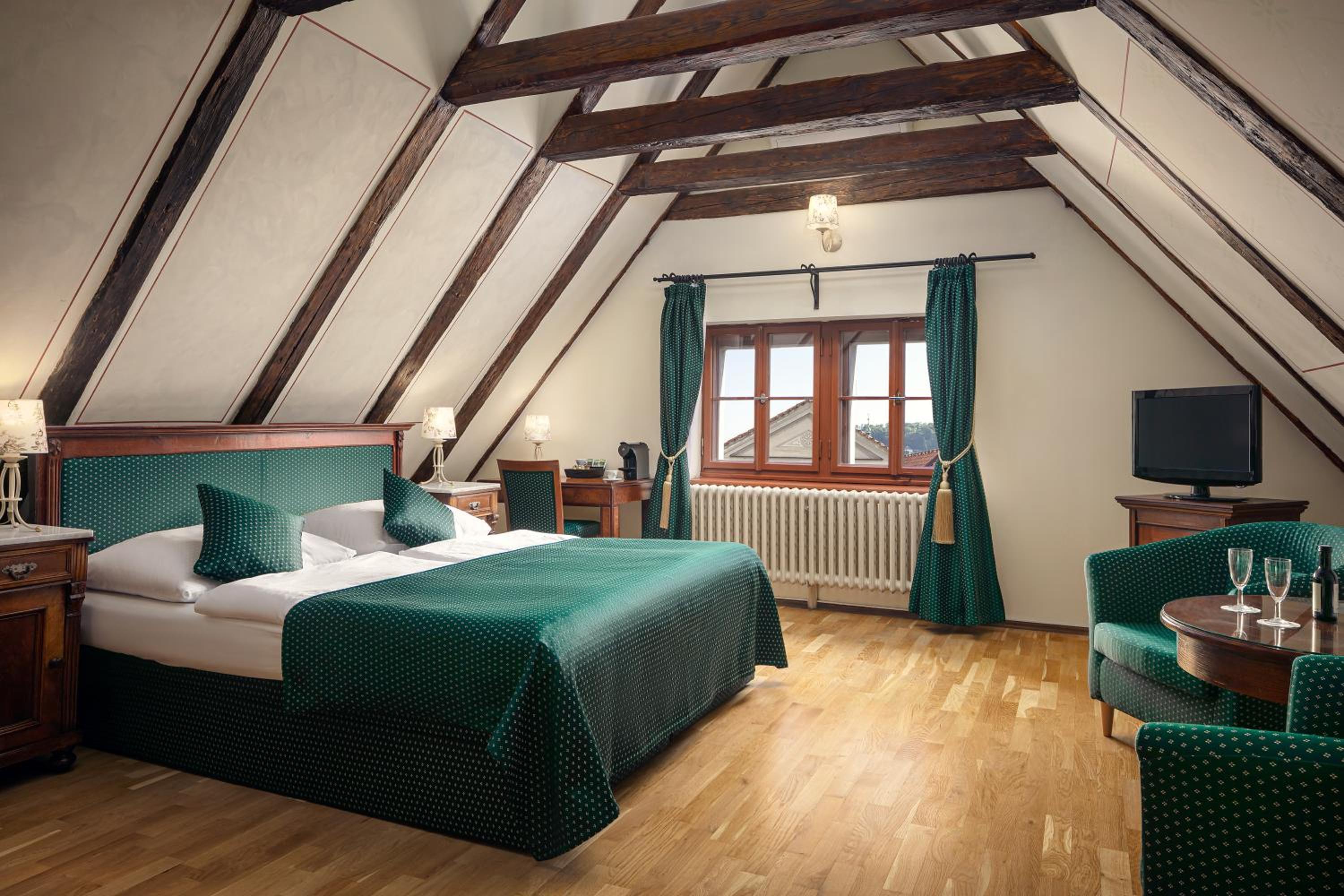 Deluxe Double or Twin Room