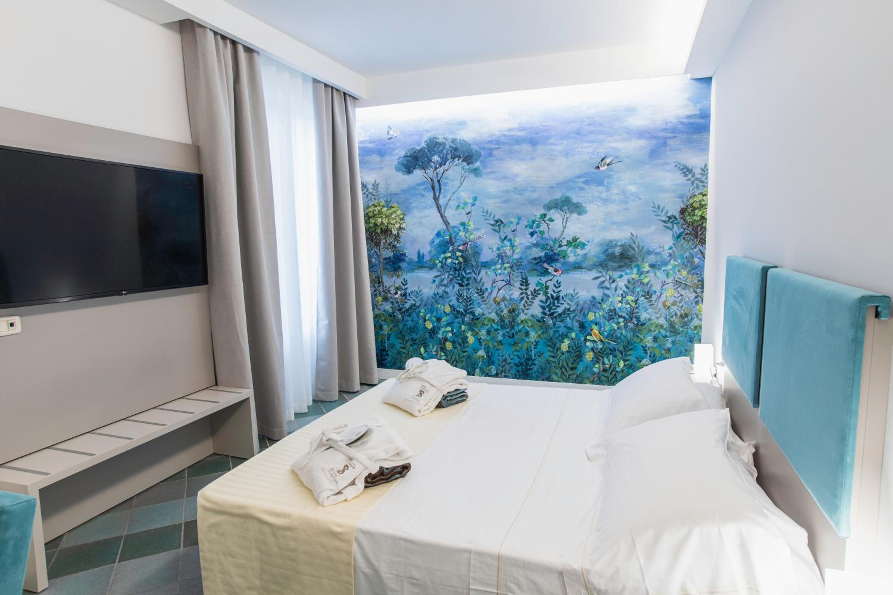 Double Room with Balcony and Harbor View photo 3