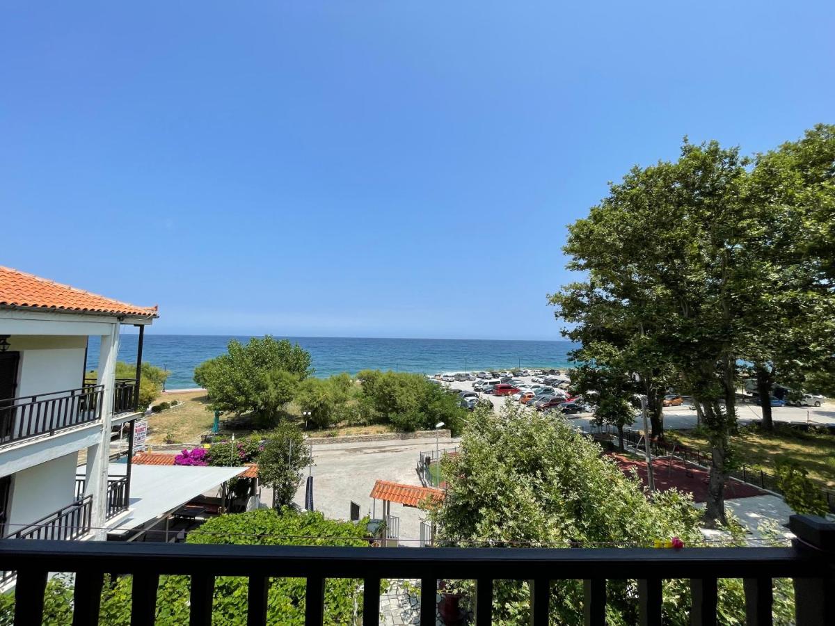 Superior Twin Room with Sea View - Photo 3