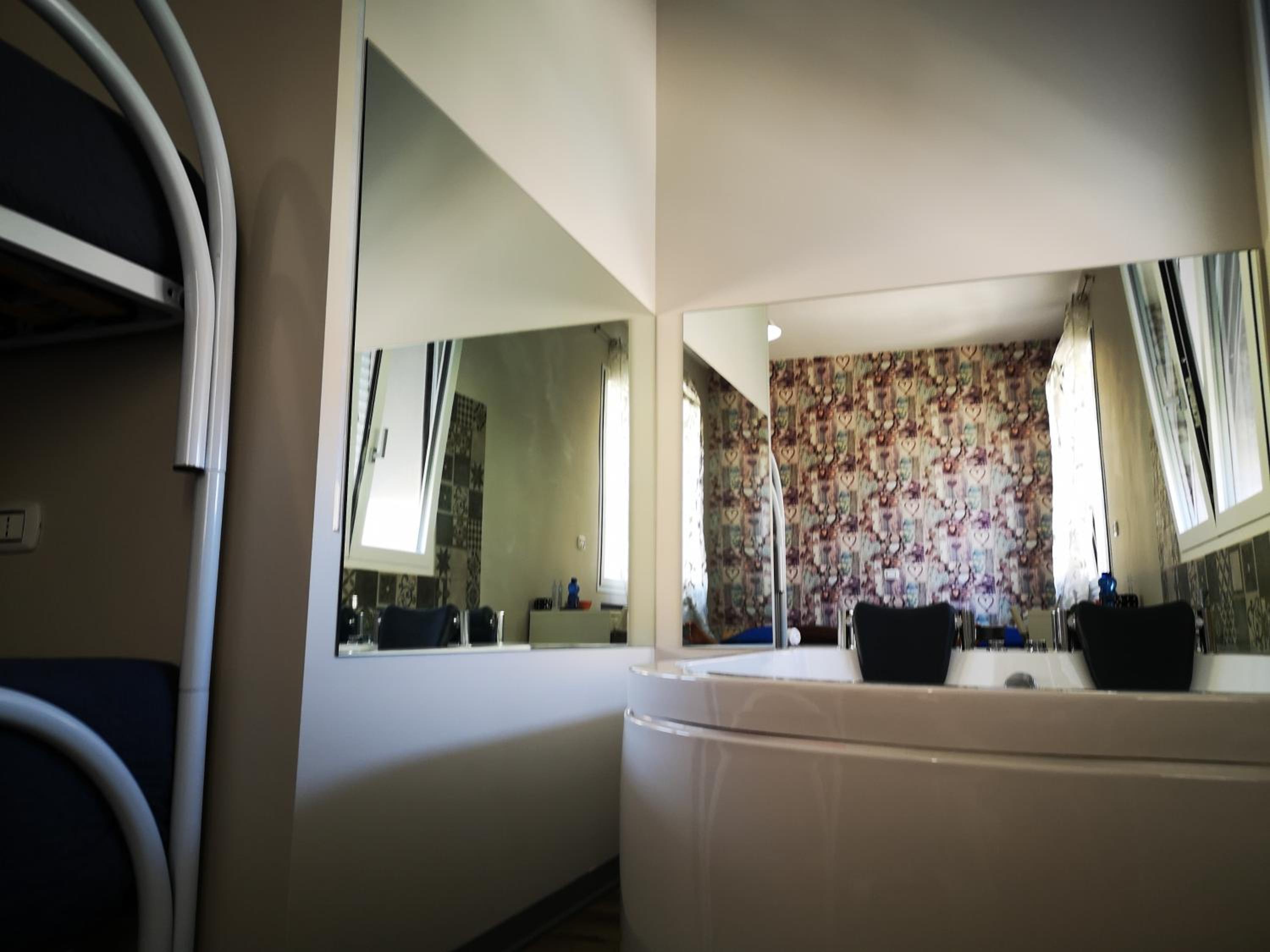 Deluxe Suite with Spa Bath - Photo 20