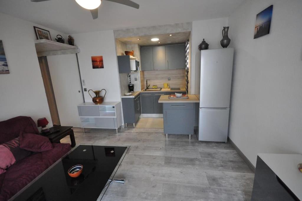 Apartment with Sea View - Photo 10