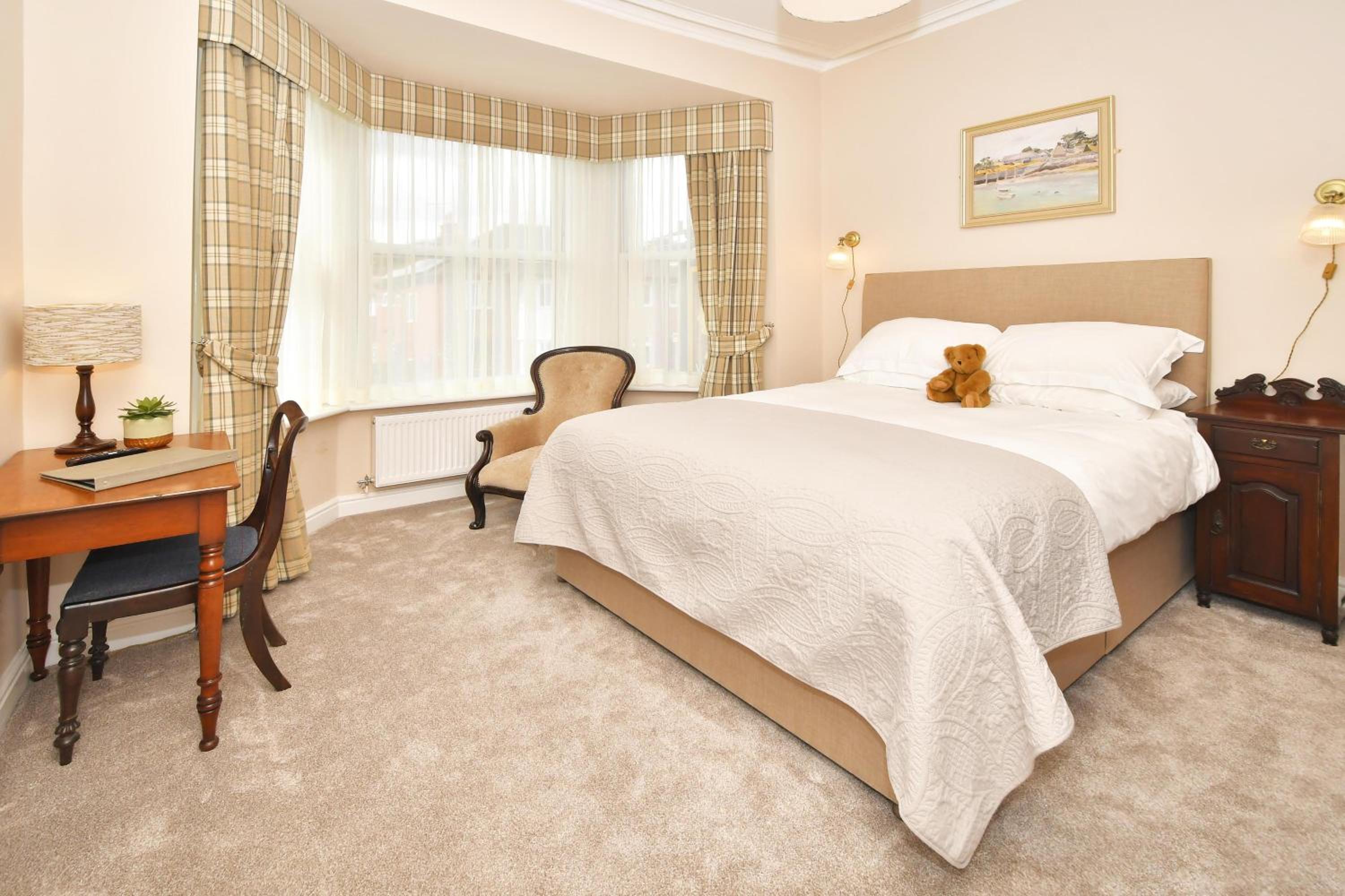 Deluxe Double Room - Photo 14