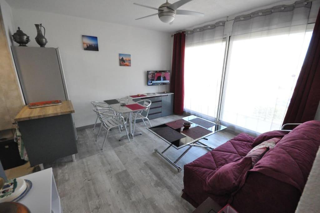 Apartment with Sea View - Photo 7