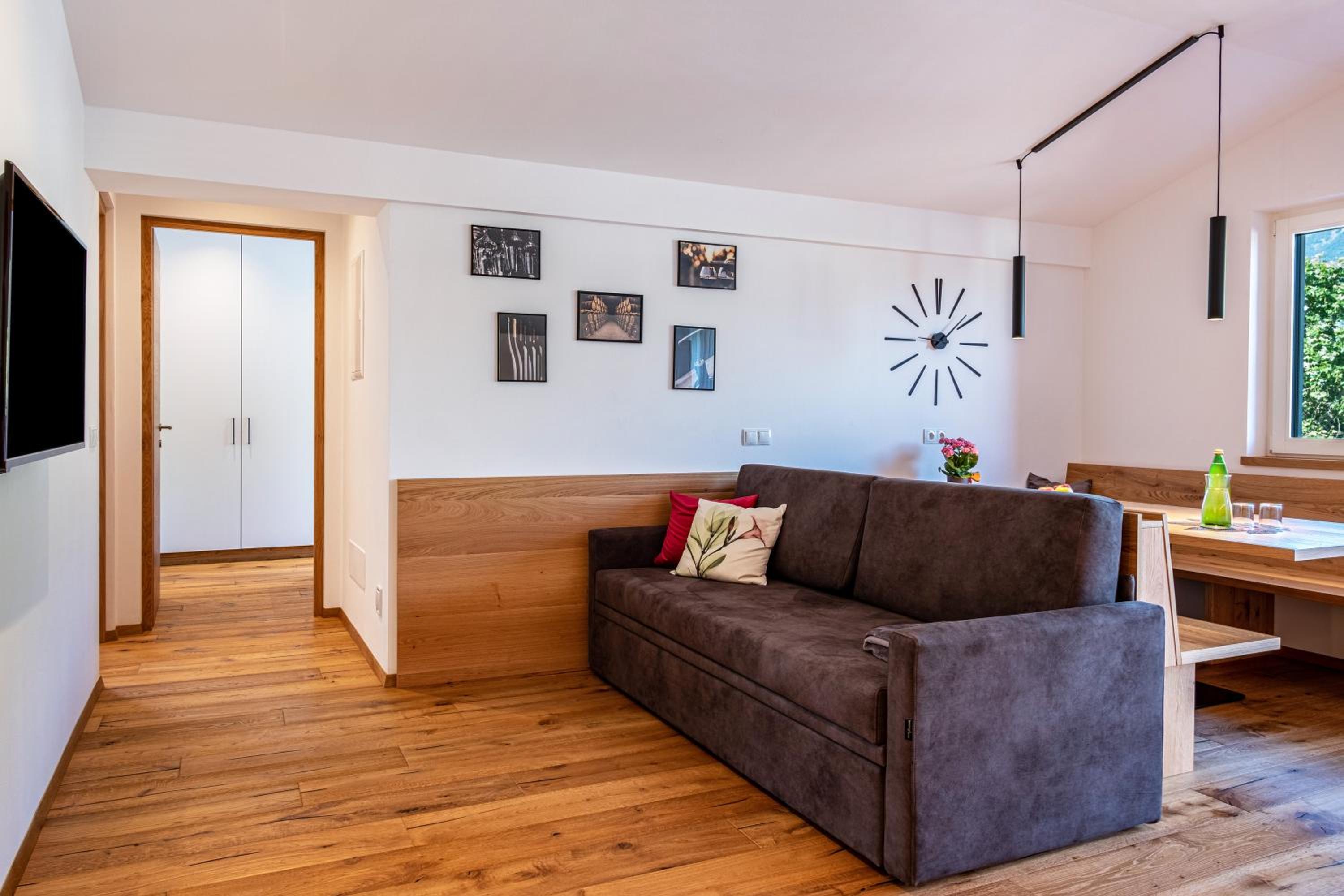 Two-Bedroom Deluxe Apartment with Garden View