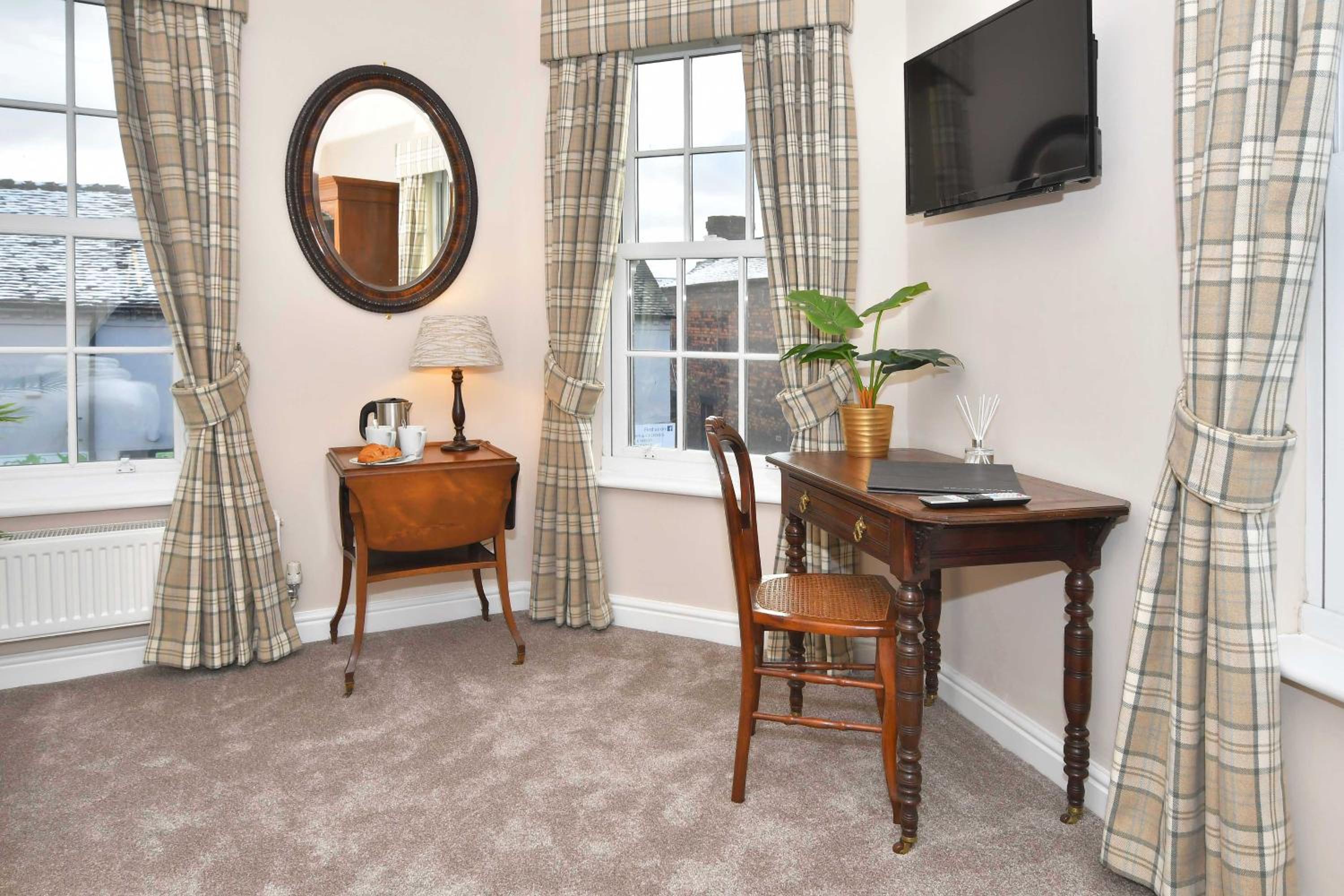 Deluxe King Room