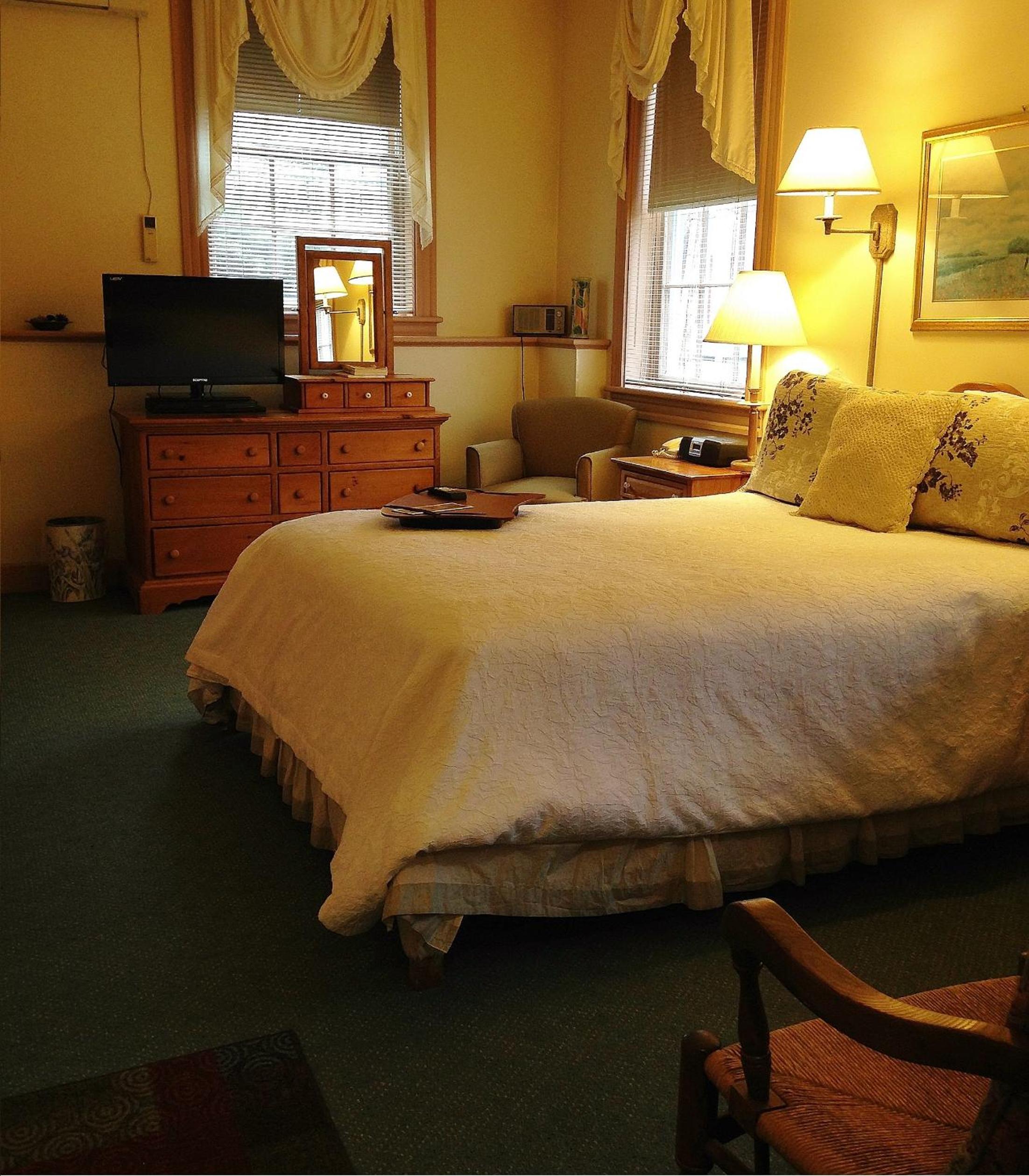 Standard Queen Room photo 2