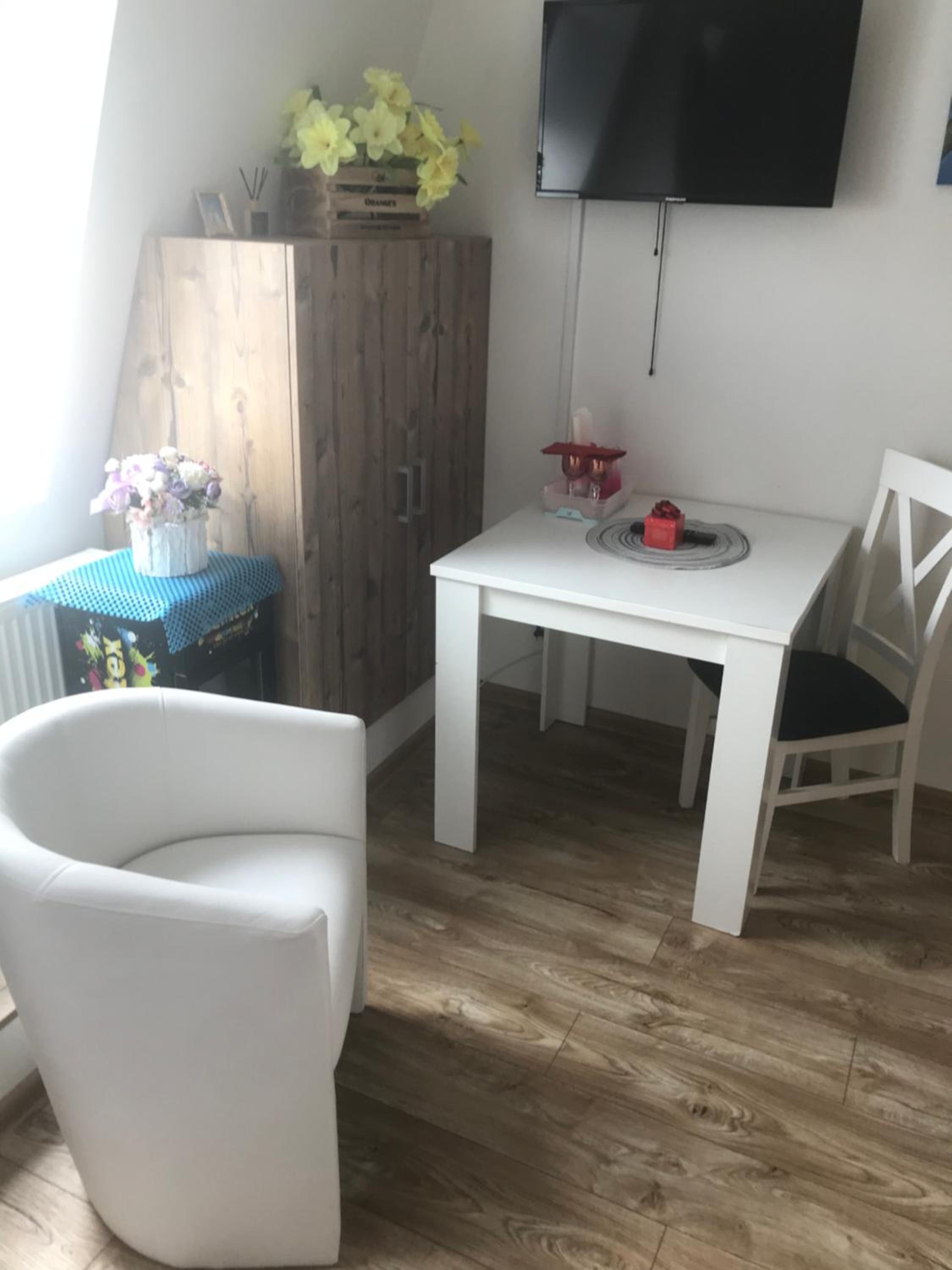 Standard Double Room - Photo 9