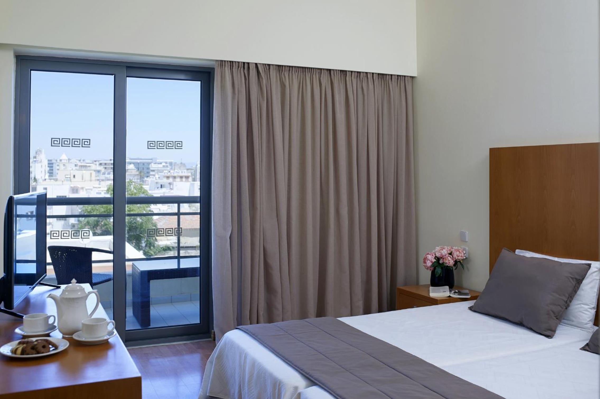 Classic Twin Room with City View