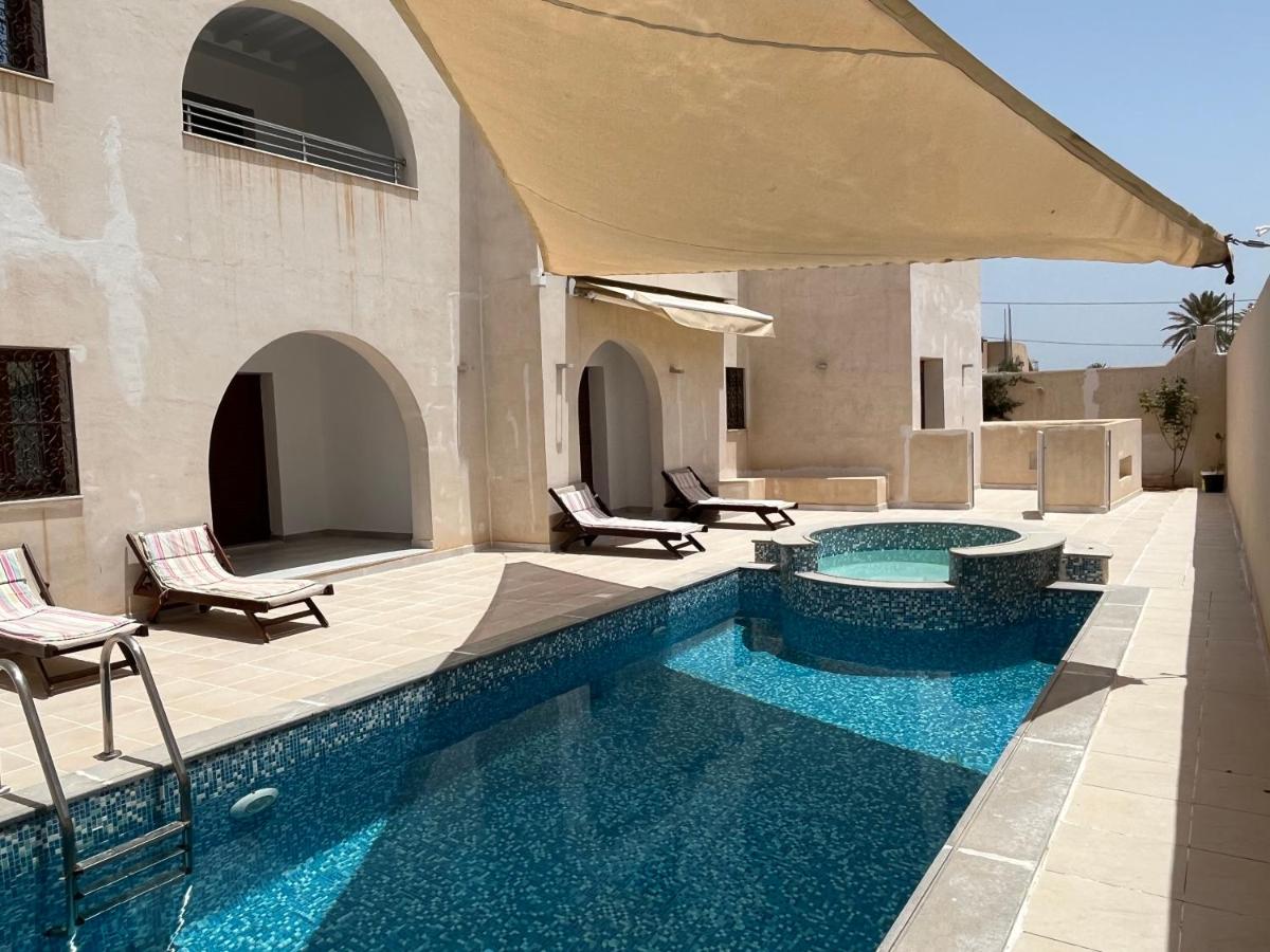 Apartment with Pool View  photo 2