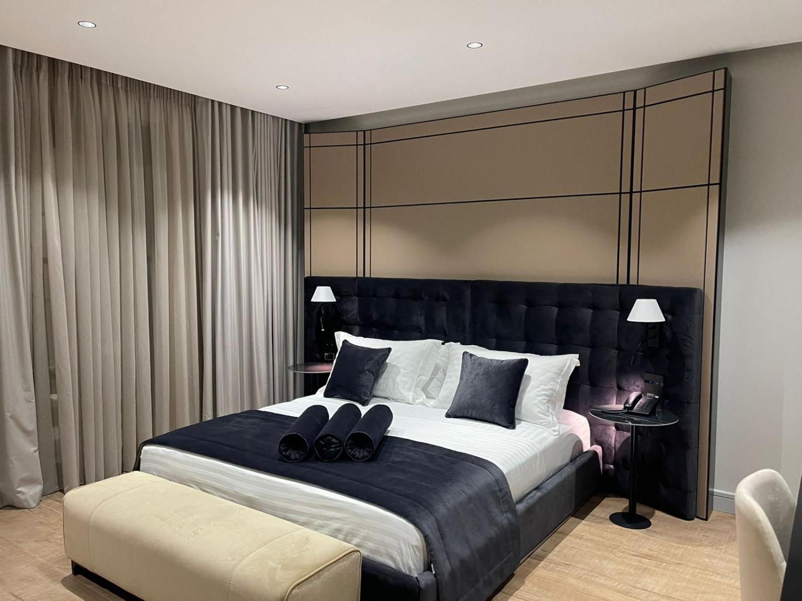 Deluxe Double Room with Balcony photo 1