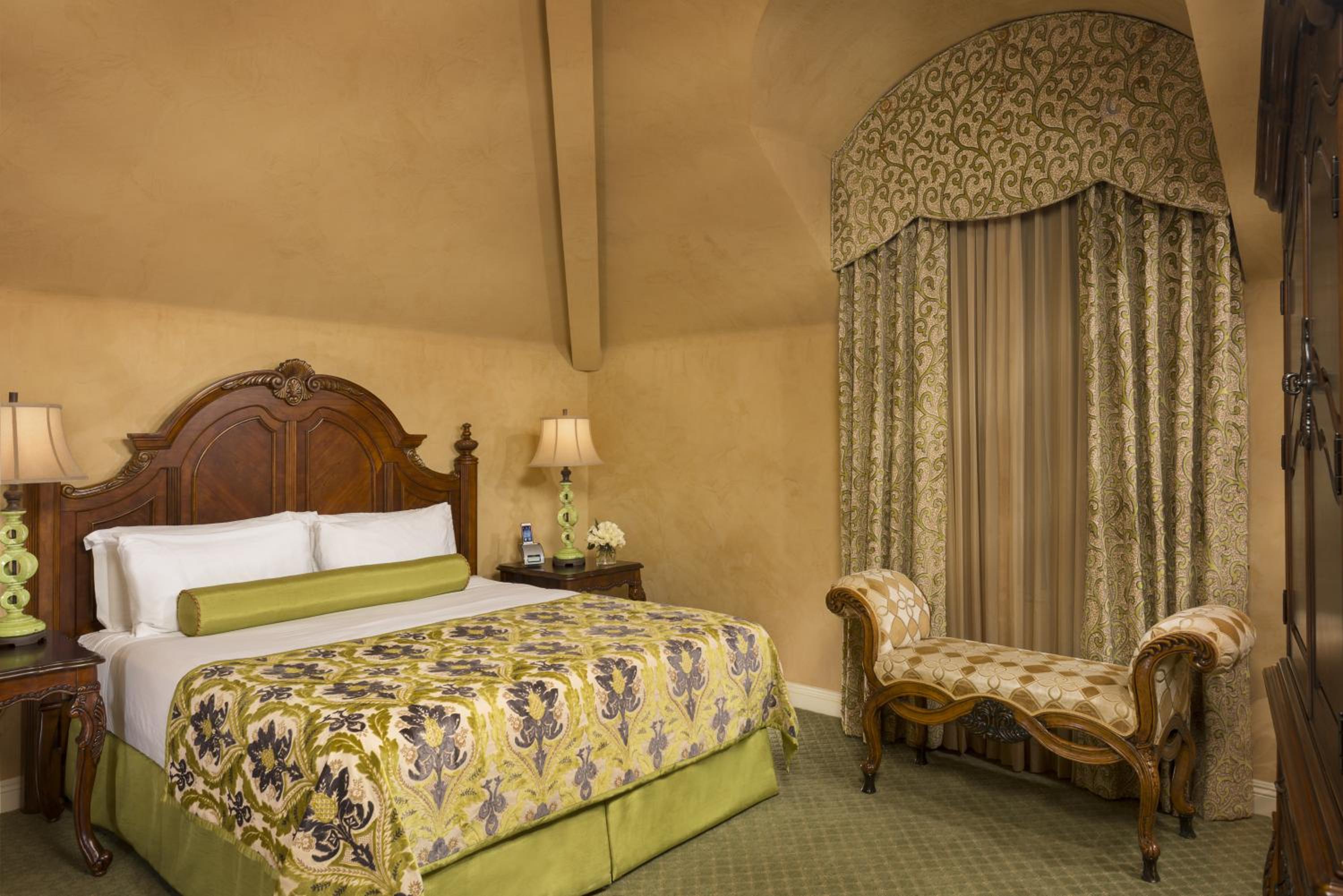 King Suite with Sofa Bed - Photo 7