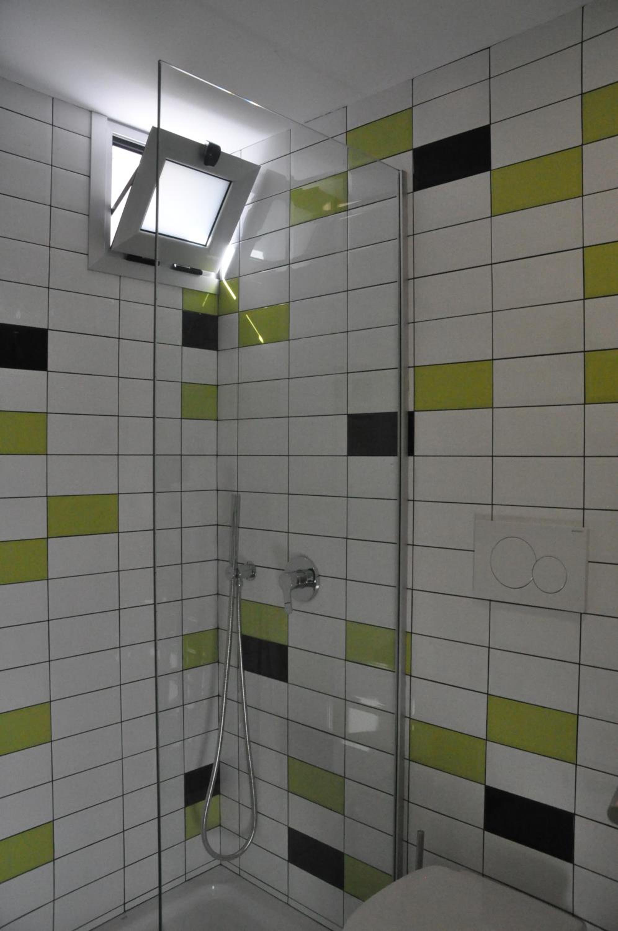 Superior Twin Room with Private Bathroom photo 3