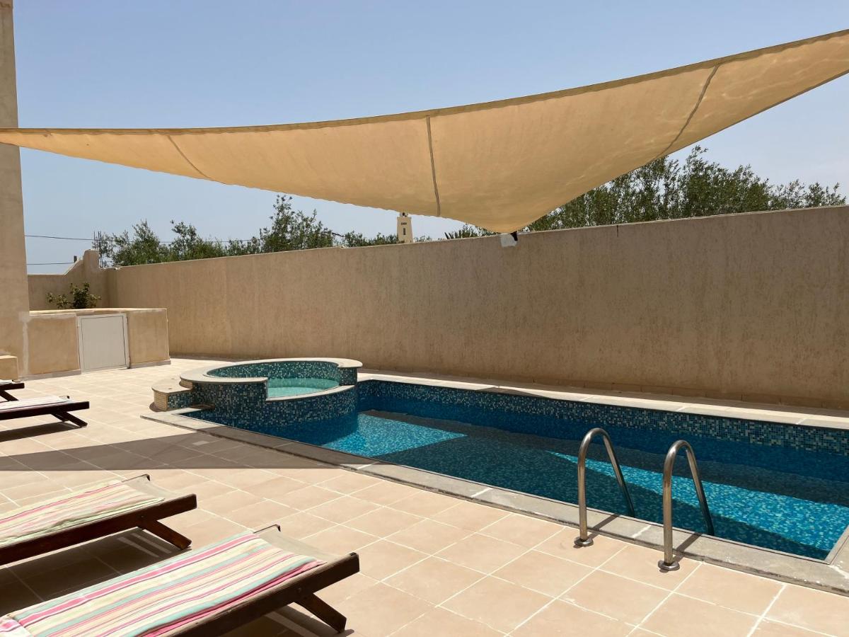 Apartment with Pool View  photo 2