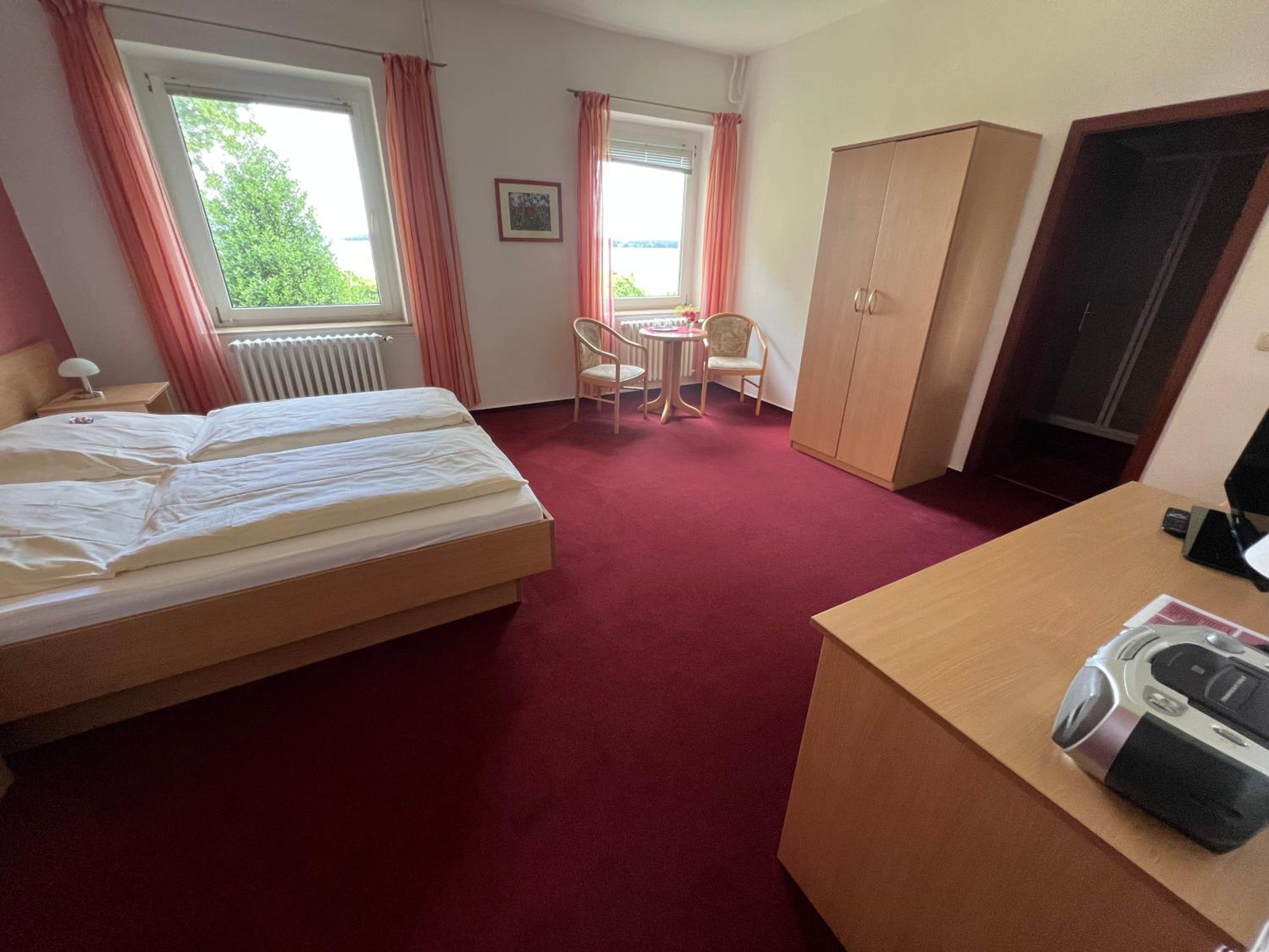 Standard Double Room photo 2