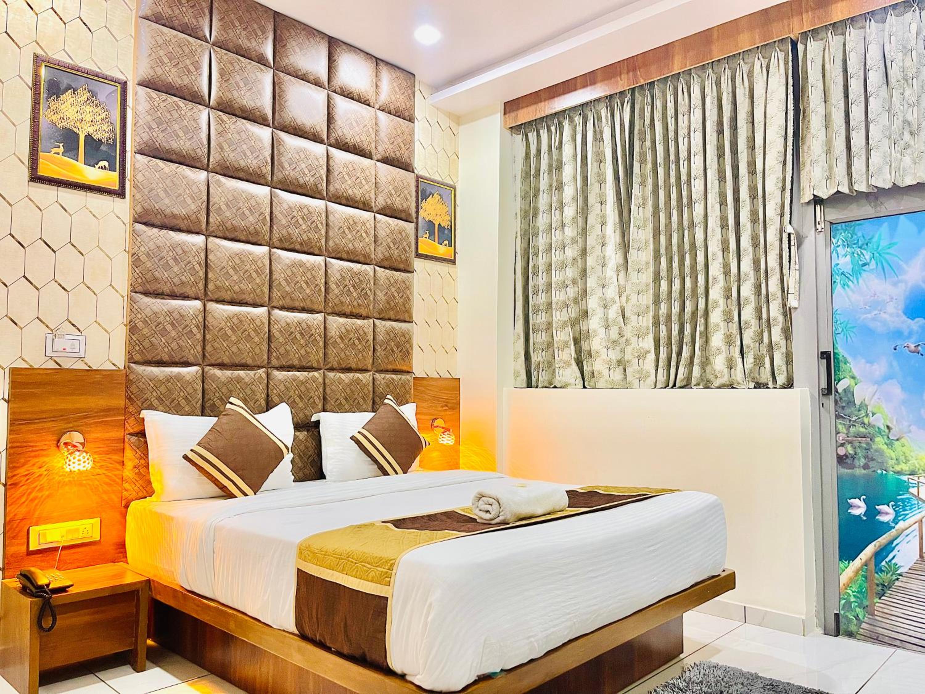 Deluxe Double or Twin Room with Garden View photo 3
