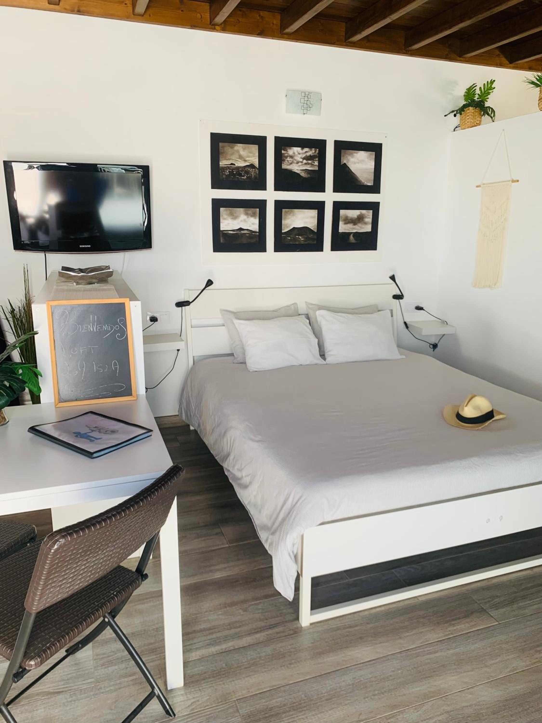 Loft - Photo 1