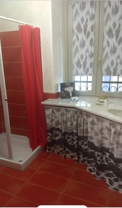 Twin Room with Private Bathroom photo 2