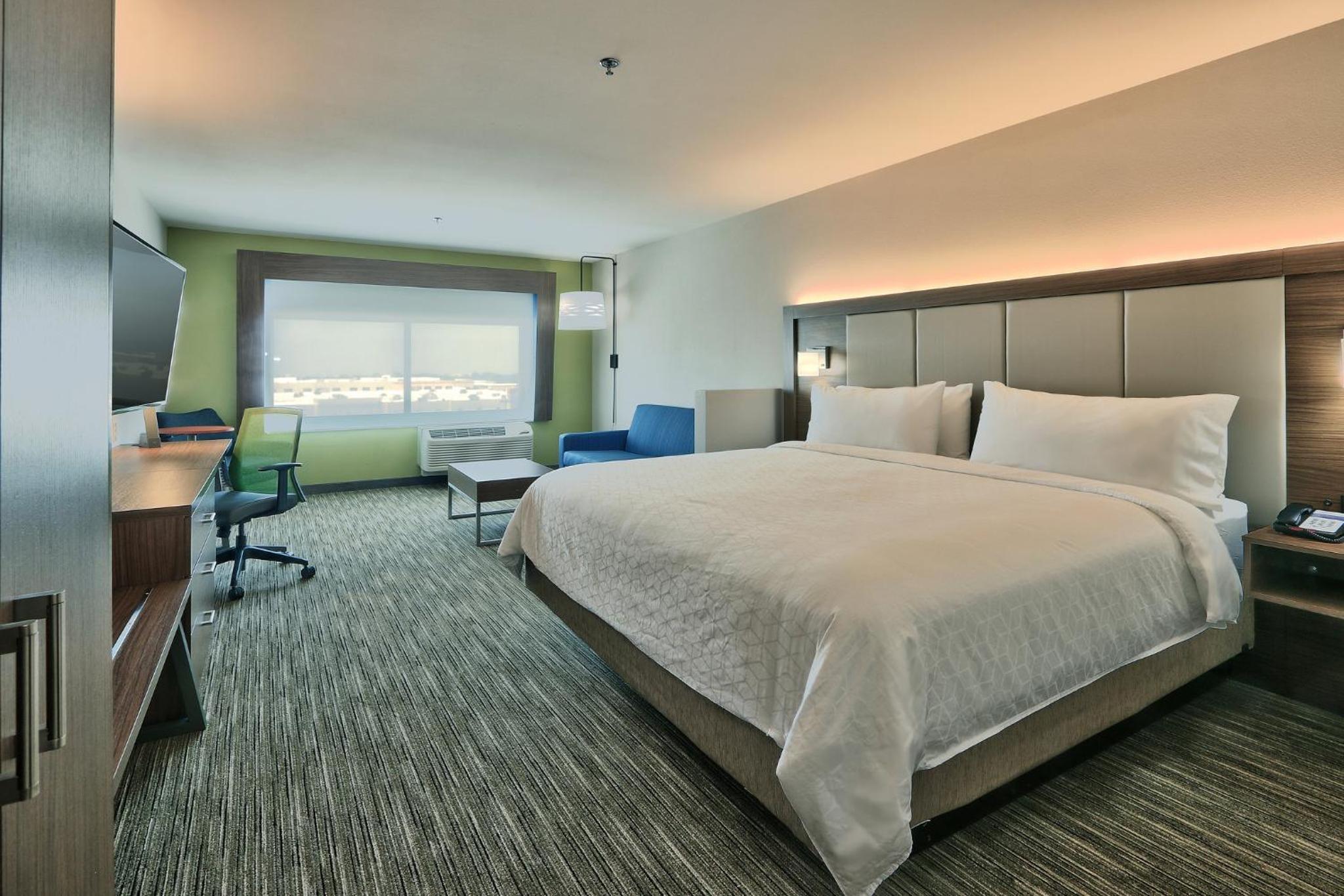 King Suite - Photo 2