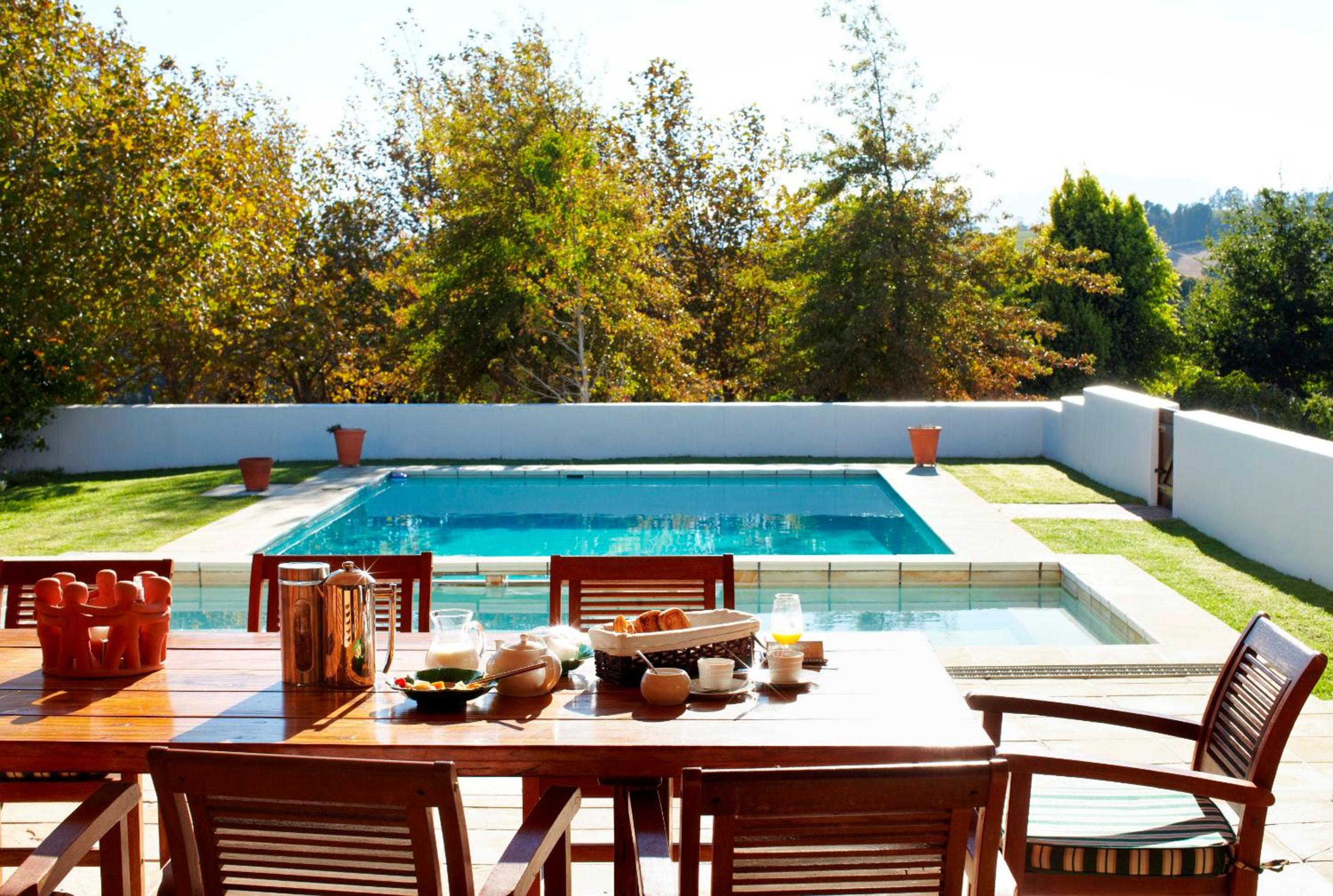 Queen Suite with Pool View - Photo 13