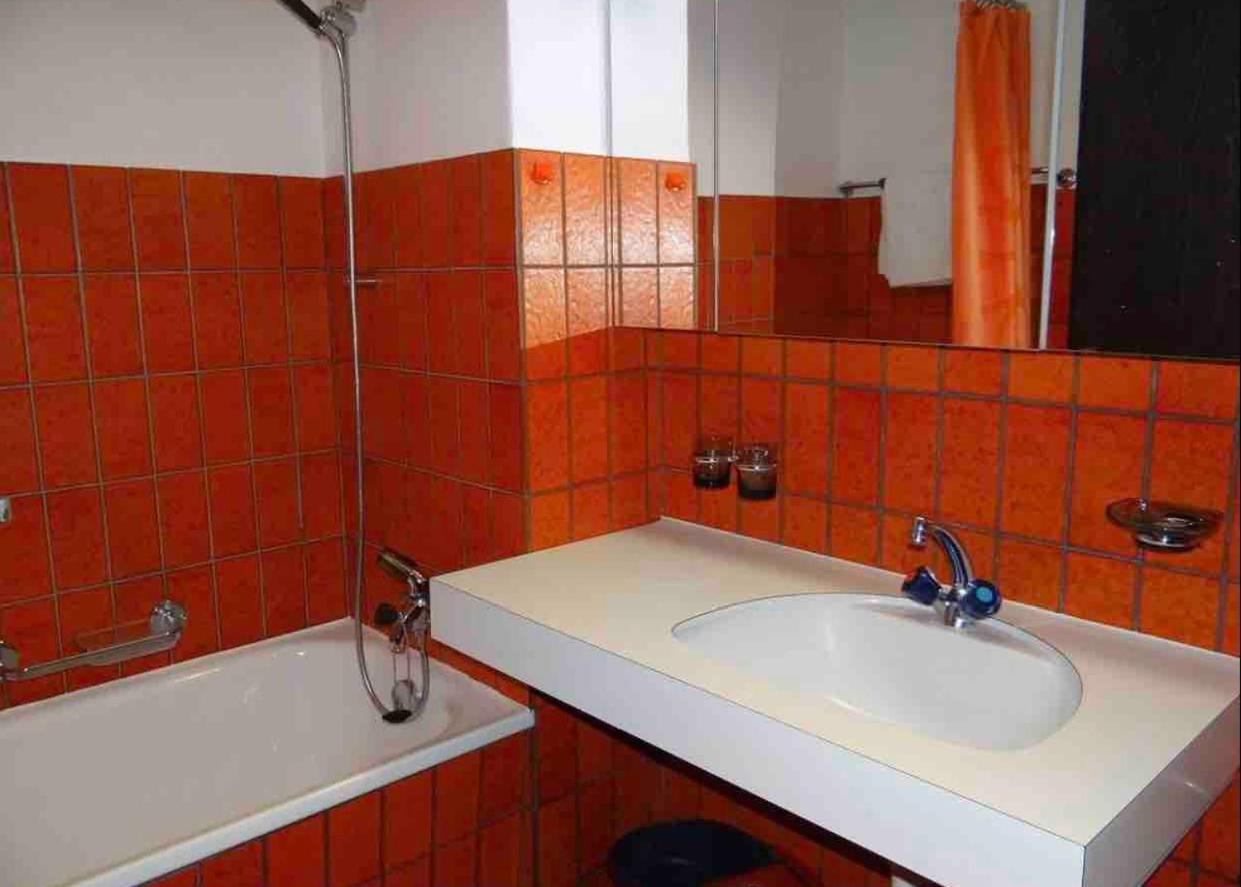 One-Bedroom Apartment - Photo 2