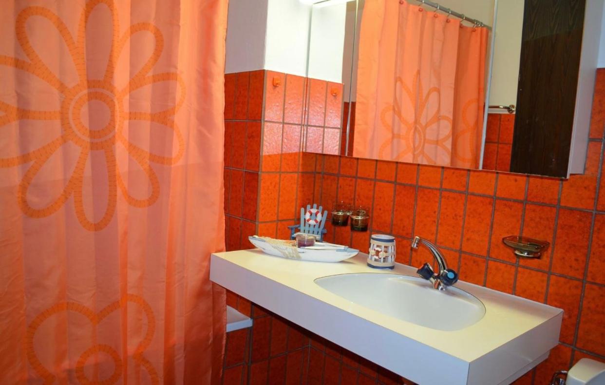 One-Bedroom Apartment - Photo 4