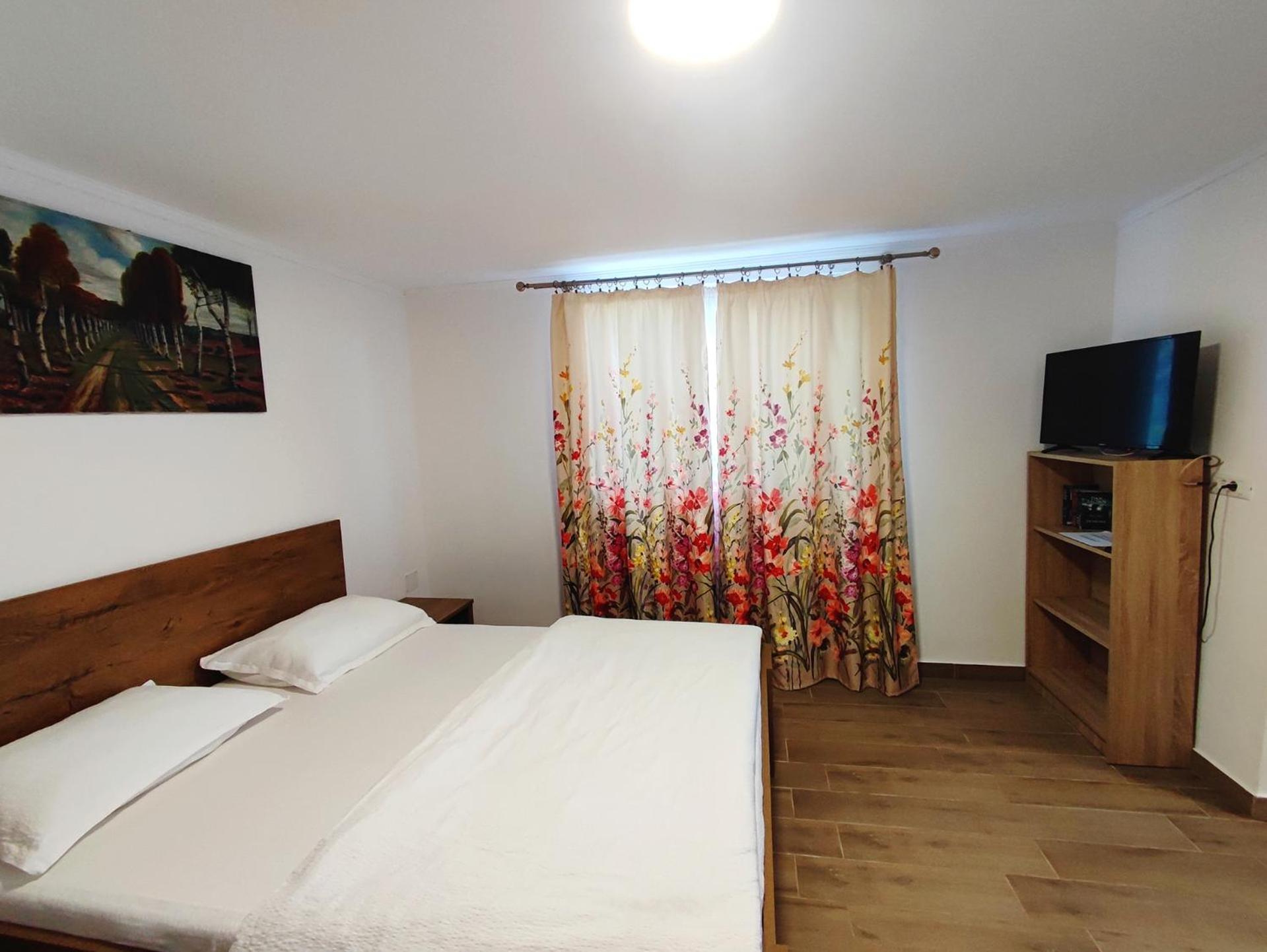 Apartment with Lake View - Photo 14