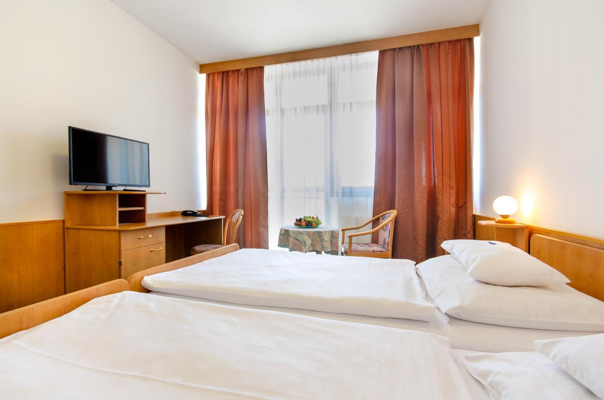 Standard Double or Twin Room - Photo 1