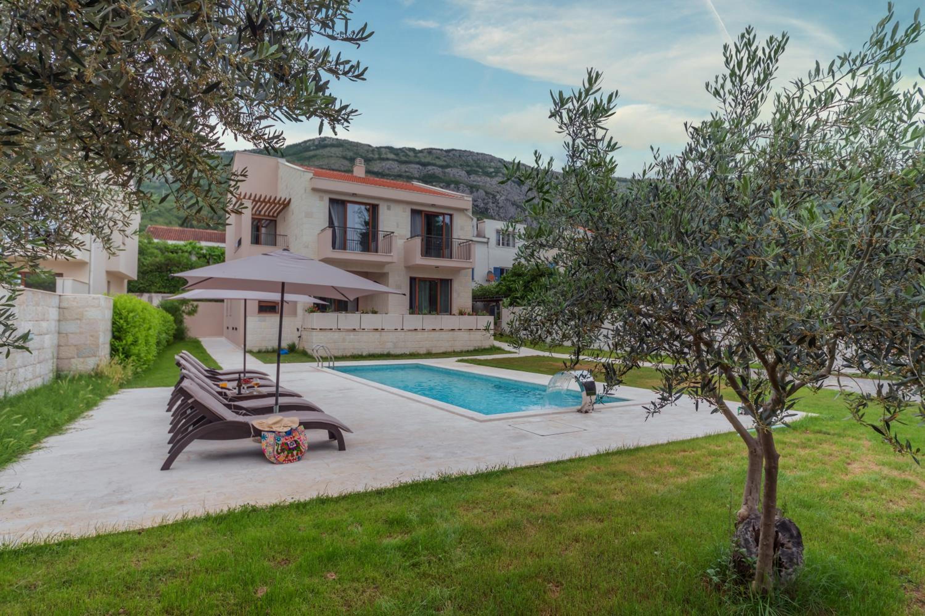 Villa with Private Pool photo 1