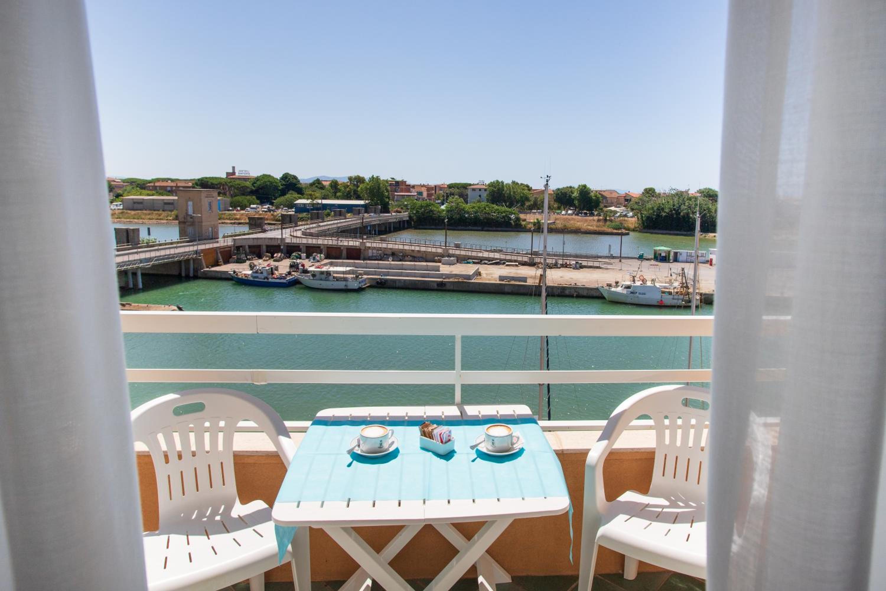 Double Room with Balcony and Harbor View photo 2