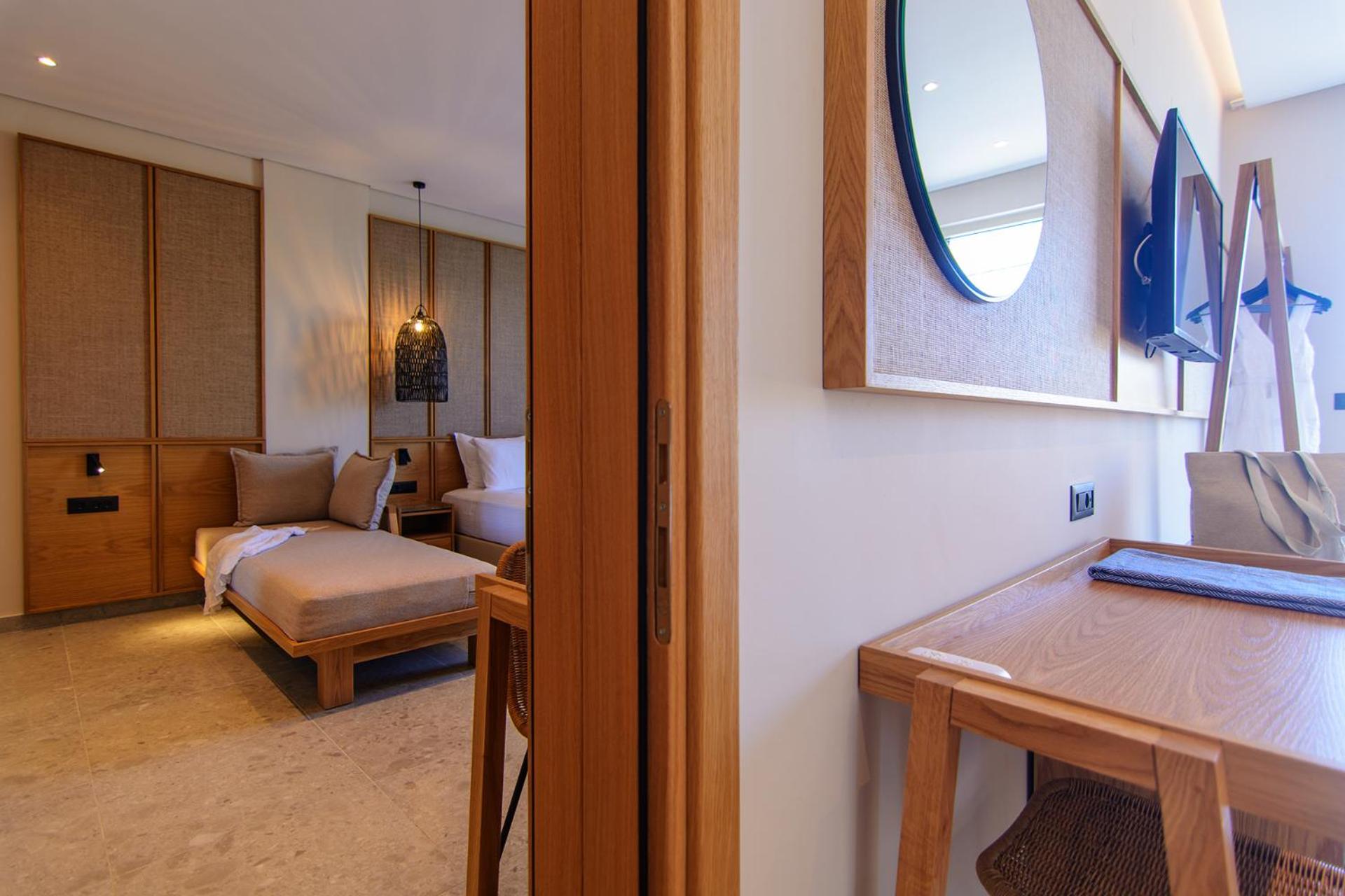Deluxe Triple Room photo 2