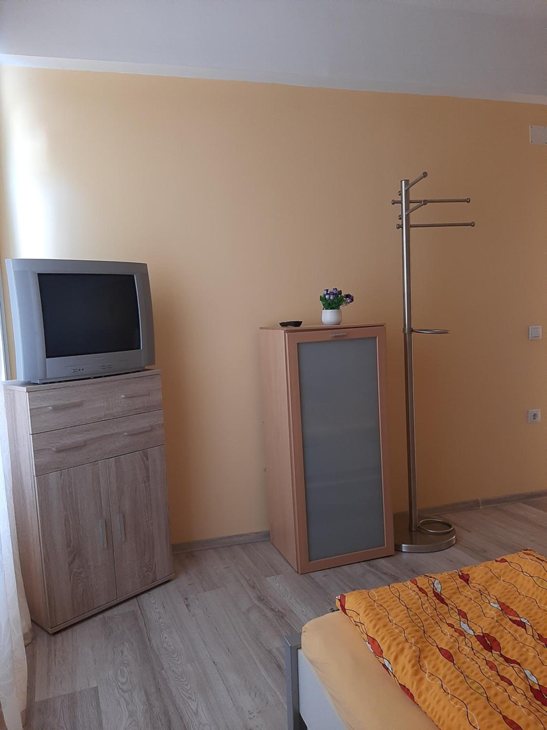 Basic Triple Room photo 2
