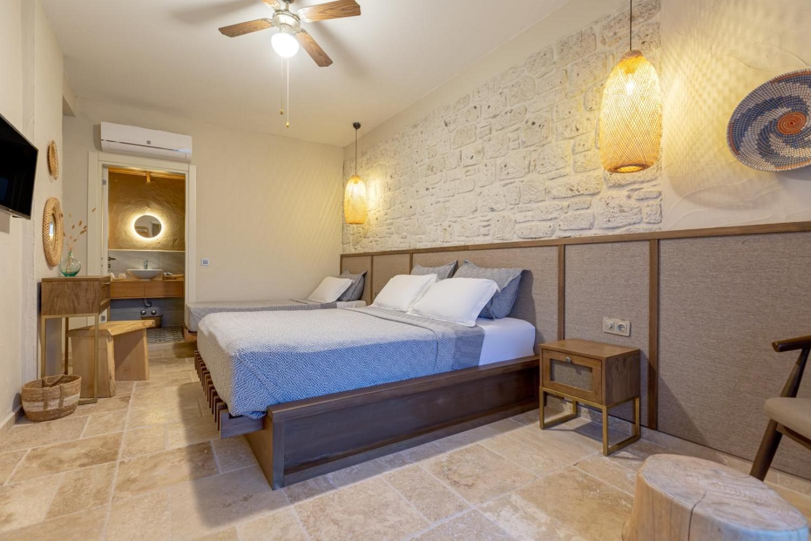 Standard Triple Room - Photo 9