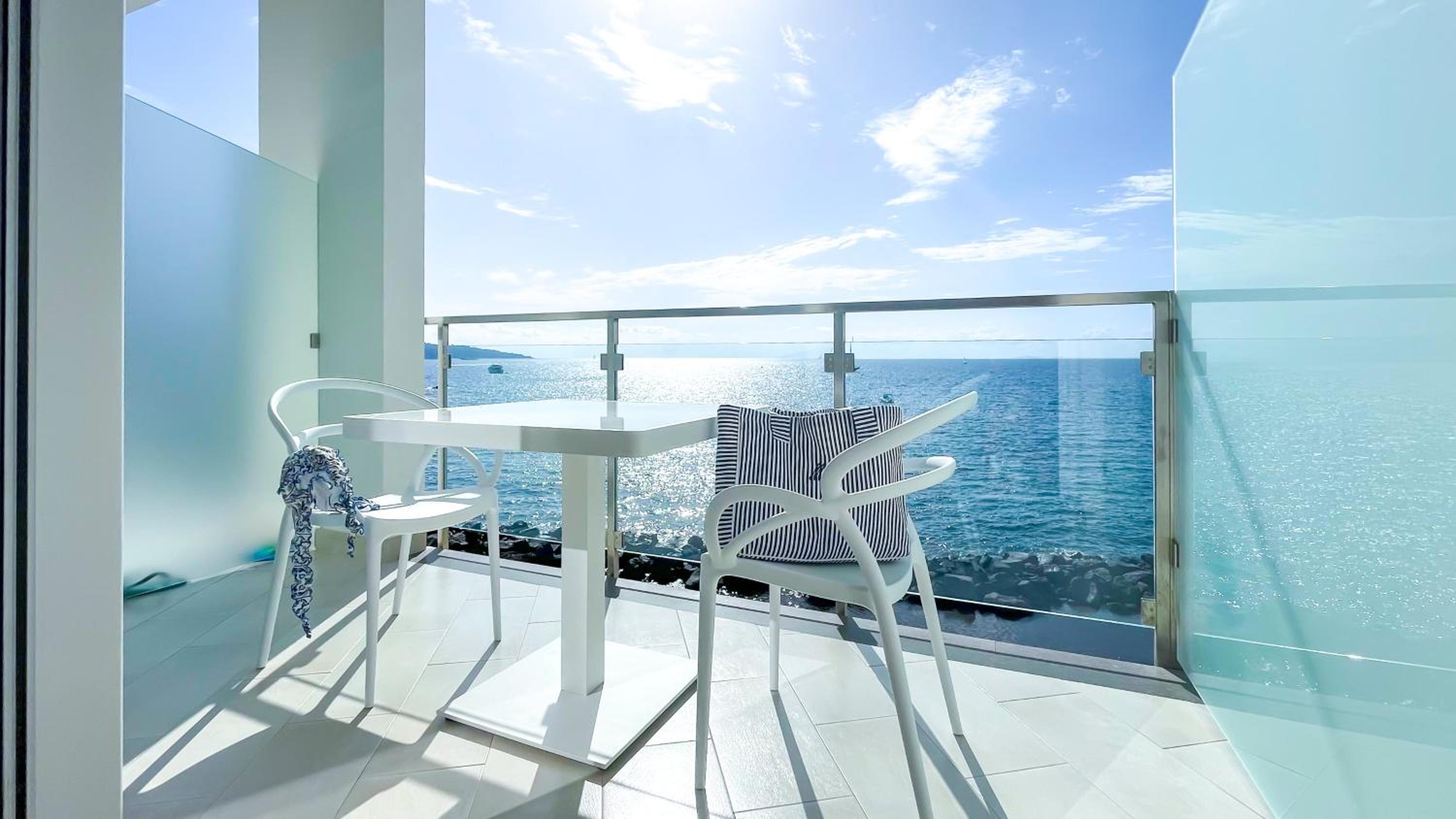 Family Room with Sea View photo 3