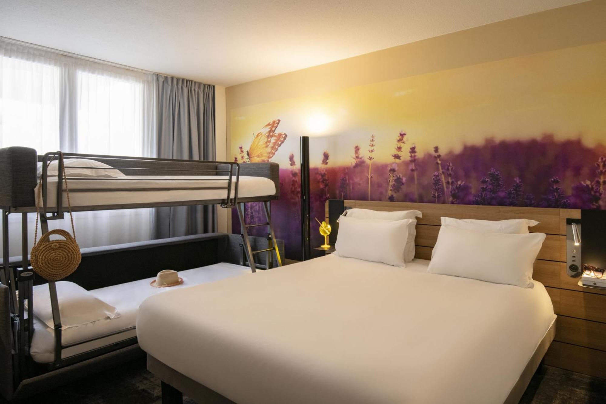 Classic Double Room with Sofa Bed - Photo 6