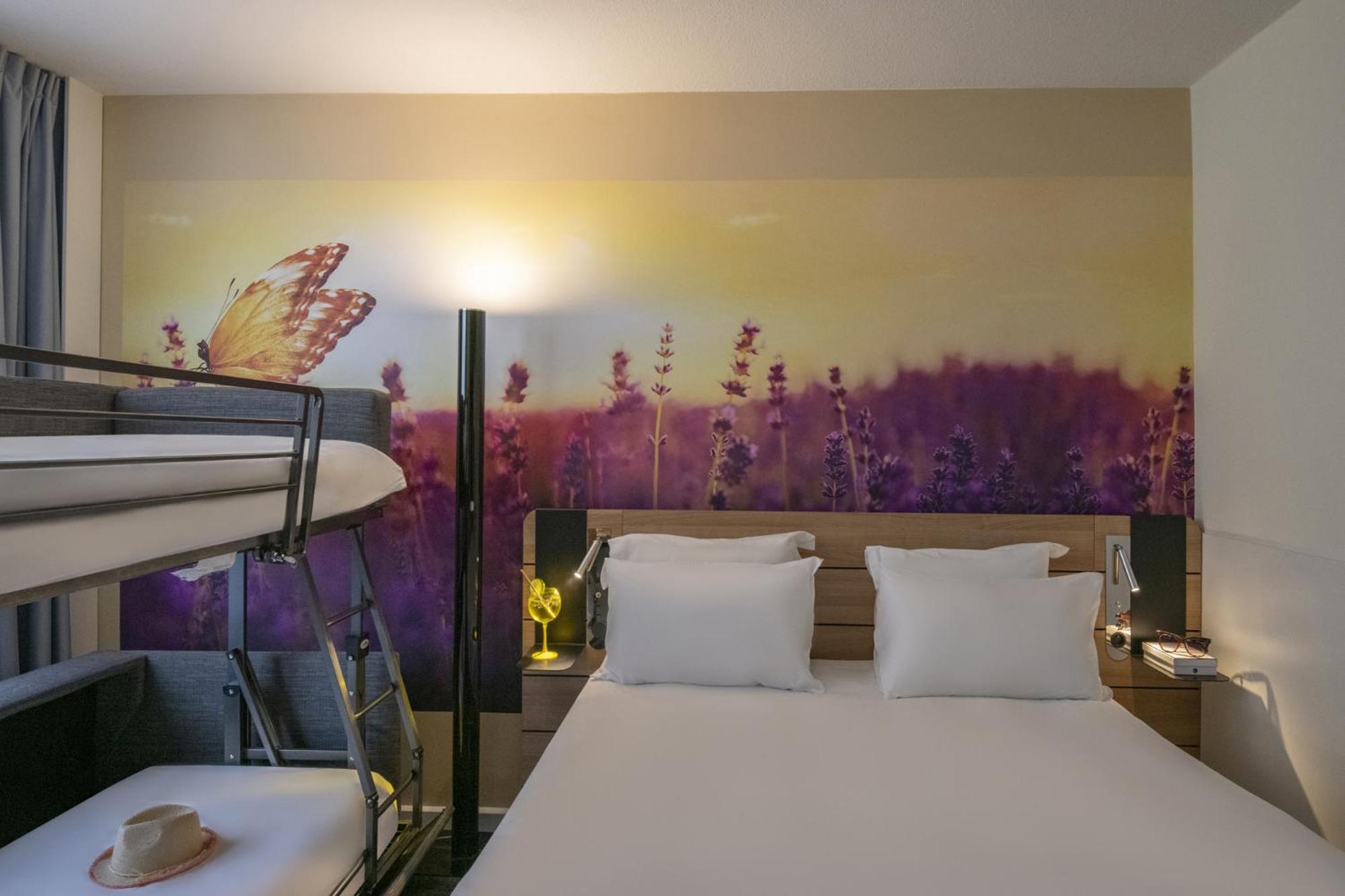 Classic Double Room with Sofa Bed - Photo 4