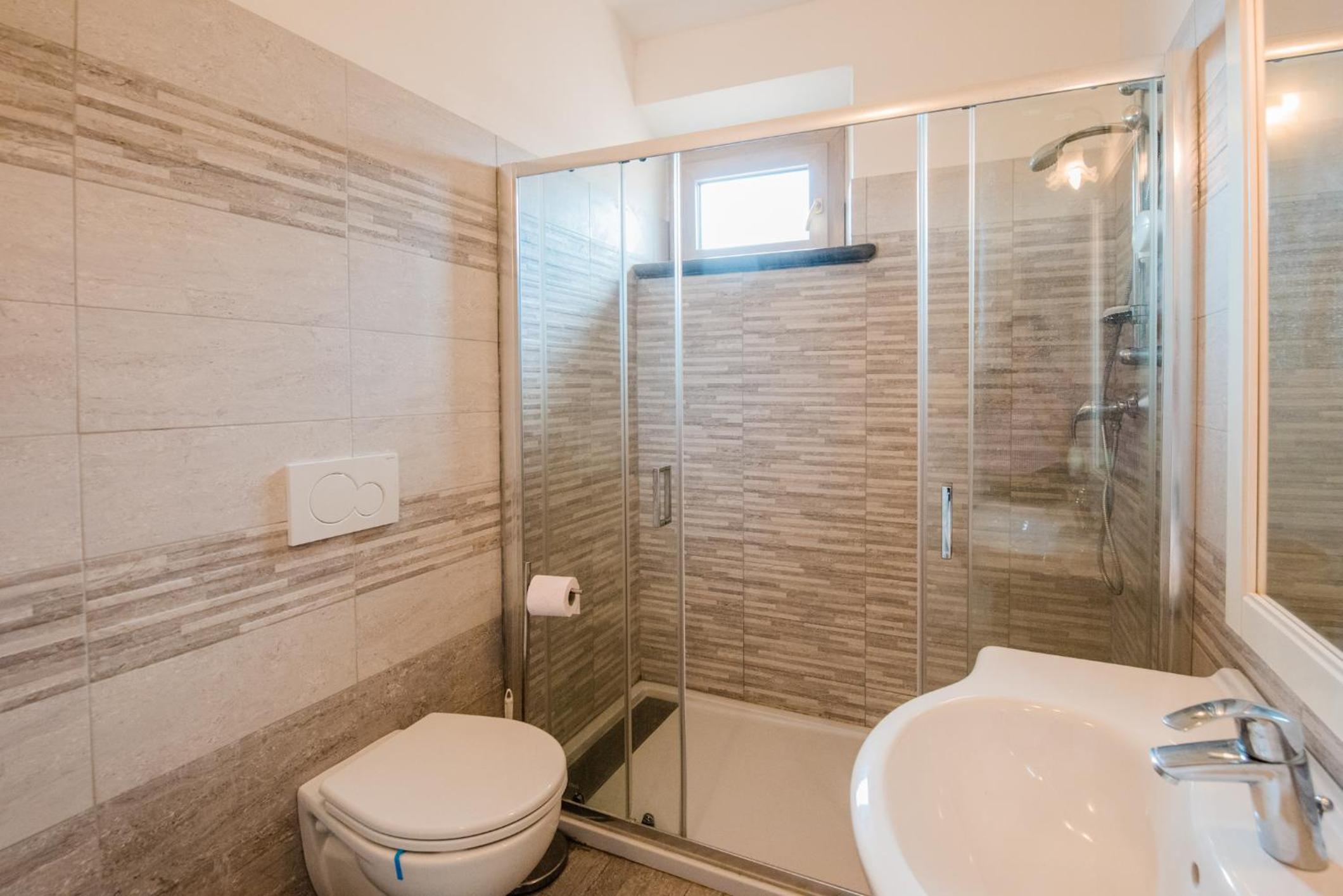 Two-Bedroom Apartment - Photo 9