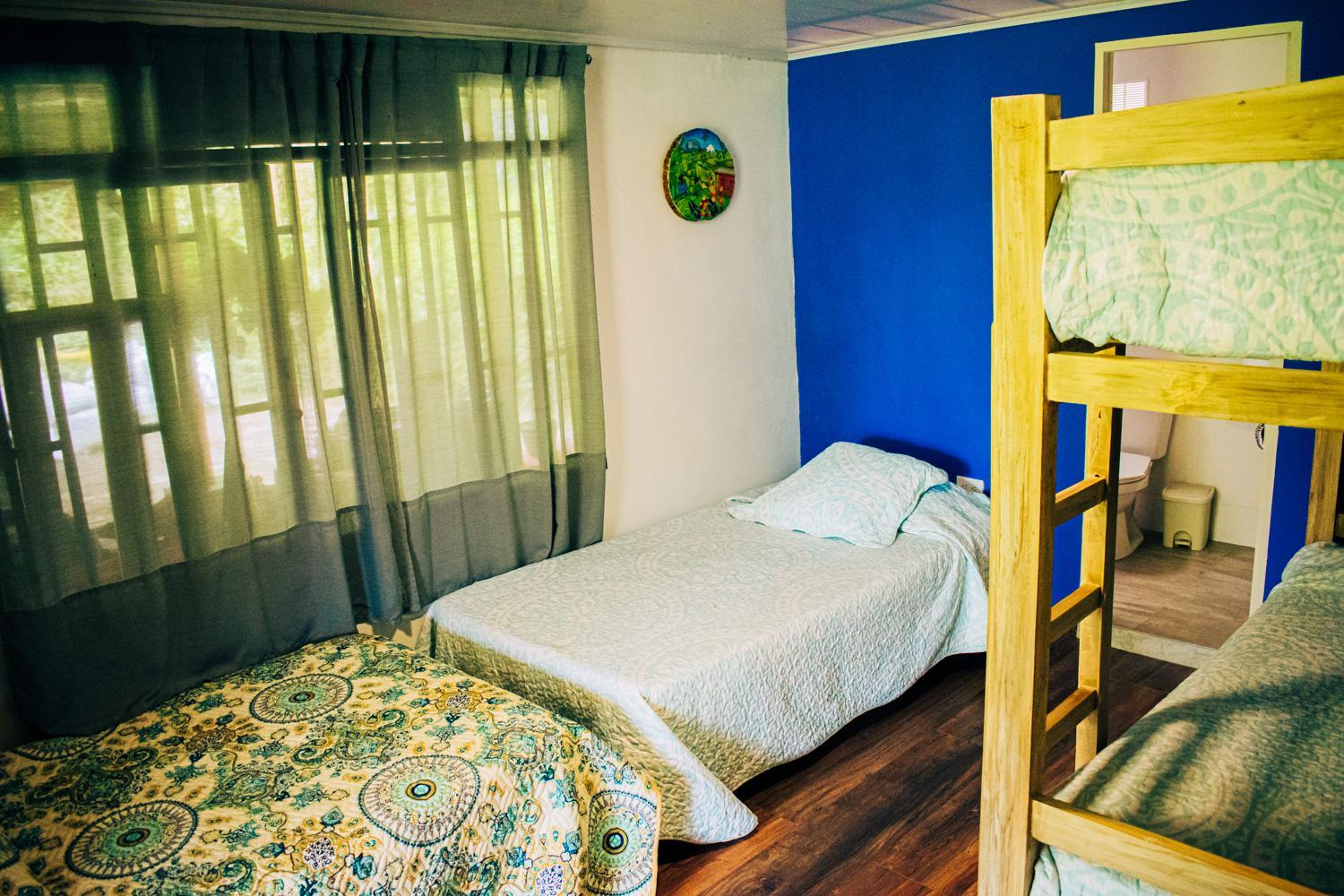 Quadruple Room with Private Bathroom photo 2