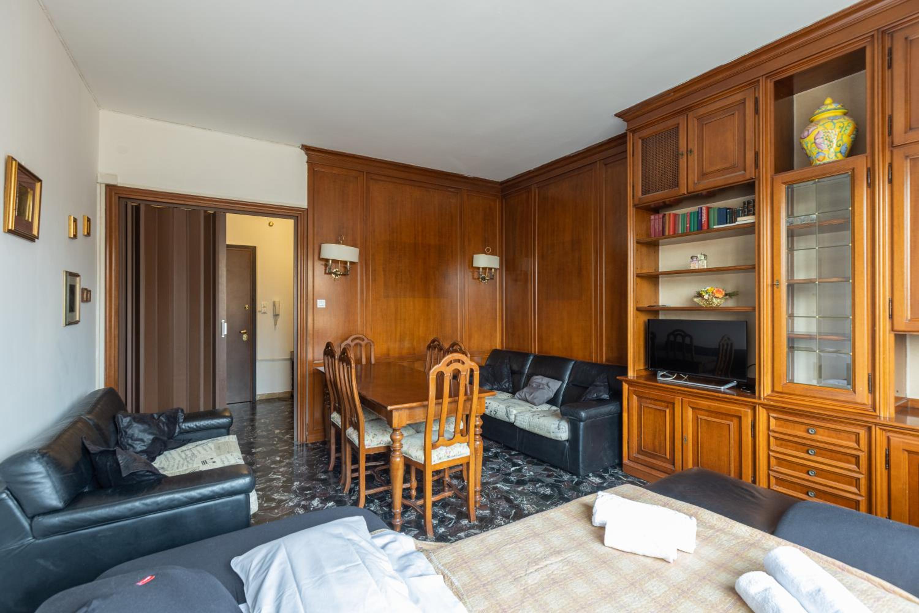 Deluxe Apartment