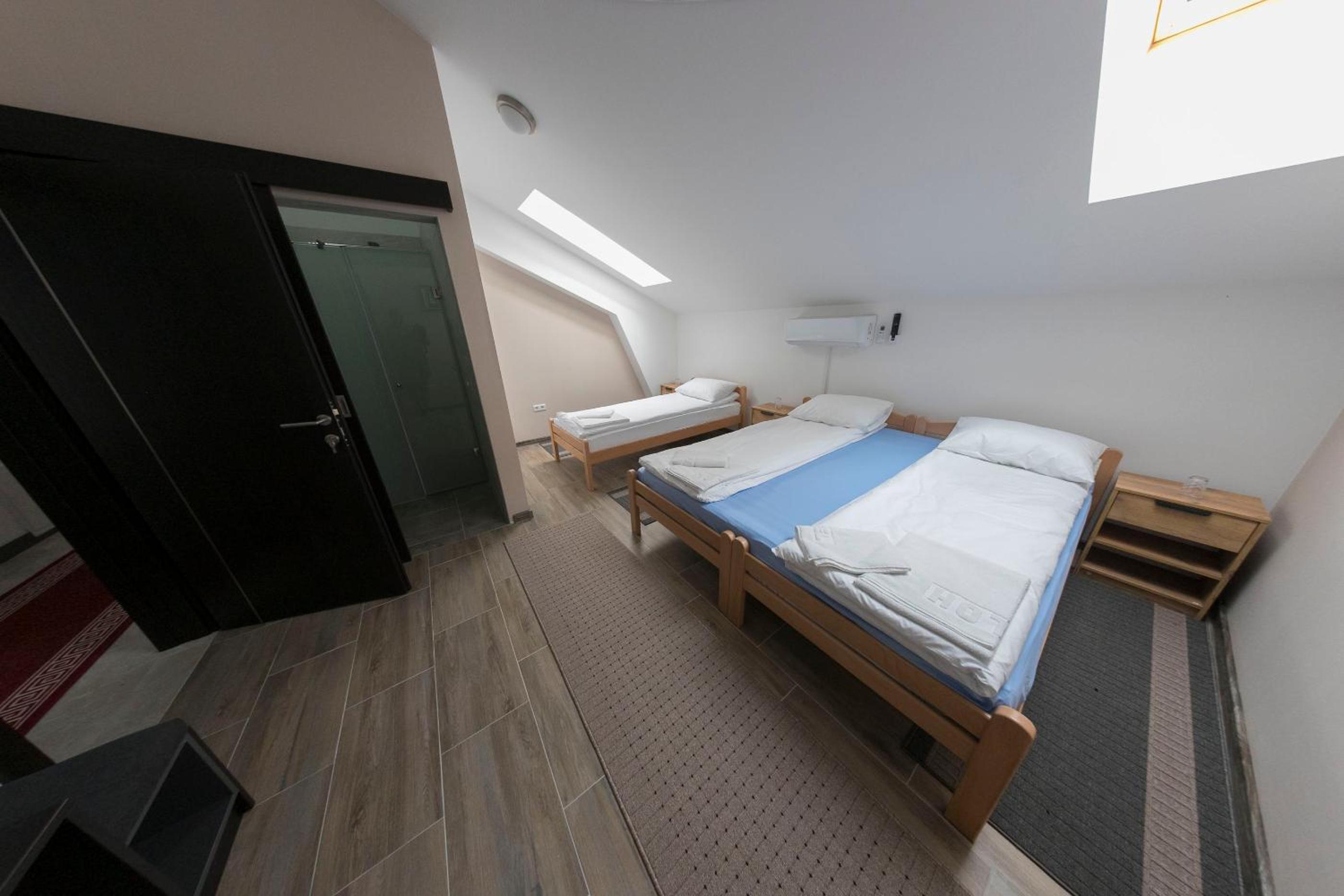 Classic Triple Room photo 2